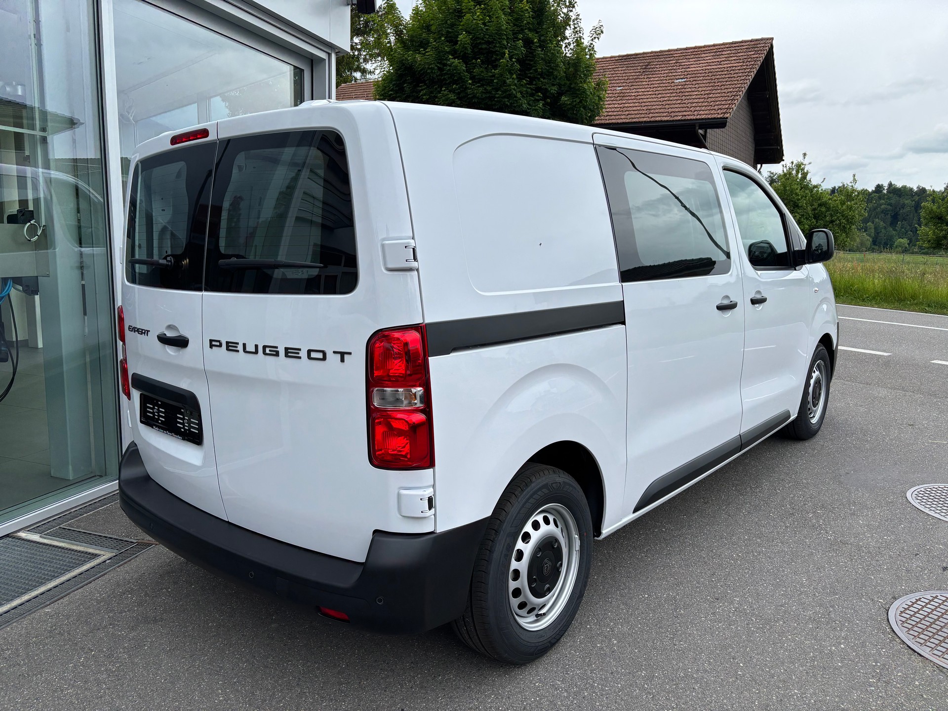 PEUGEOT Expert HDi150 S&S Standard EAT 8-image-3