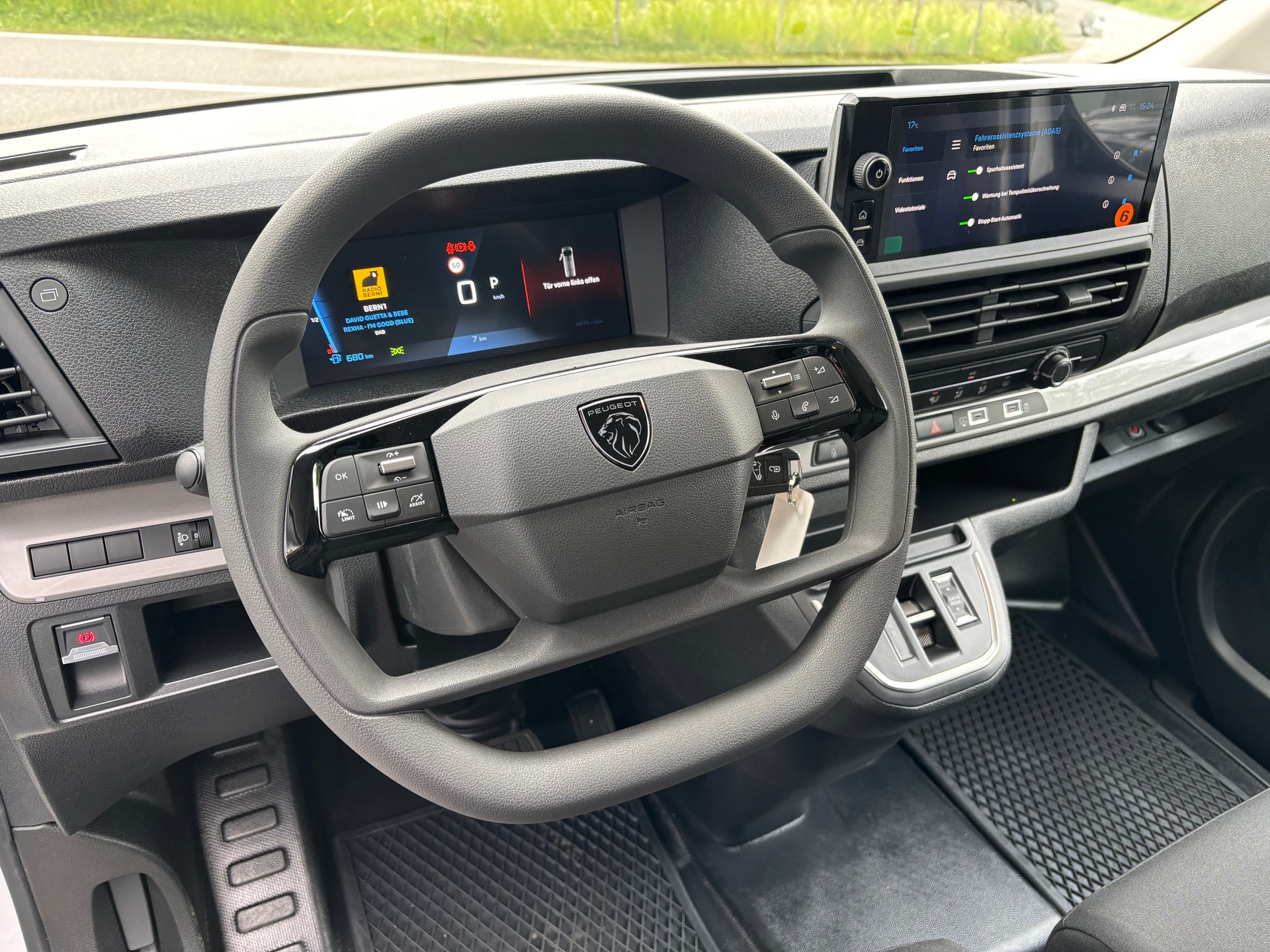 PEUGEOT Expert HDi150 S&S Standard EAT 8-image-10