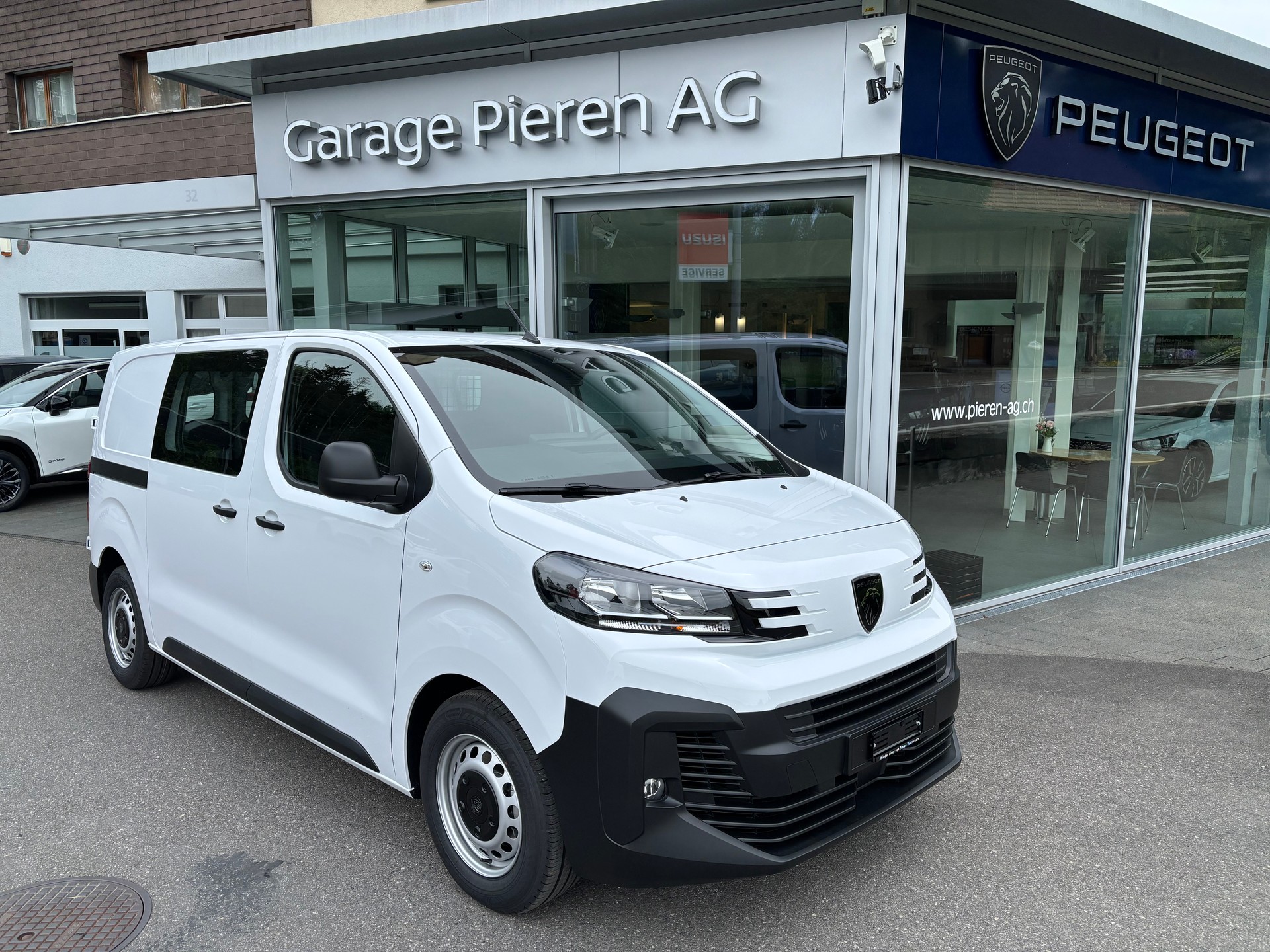 PEUGEOT Expert HDi150 S&S Standard EAT 8