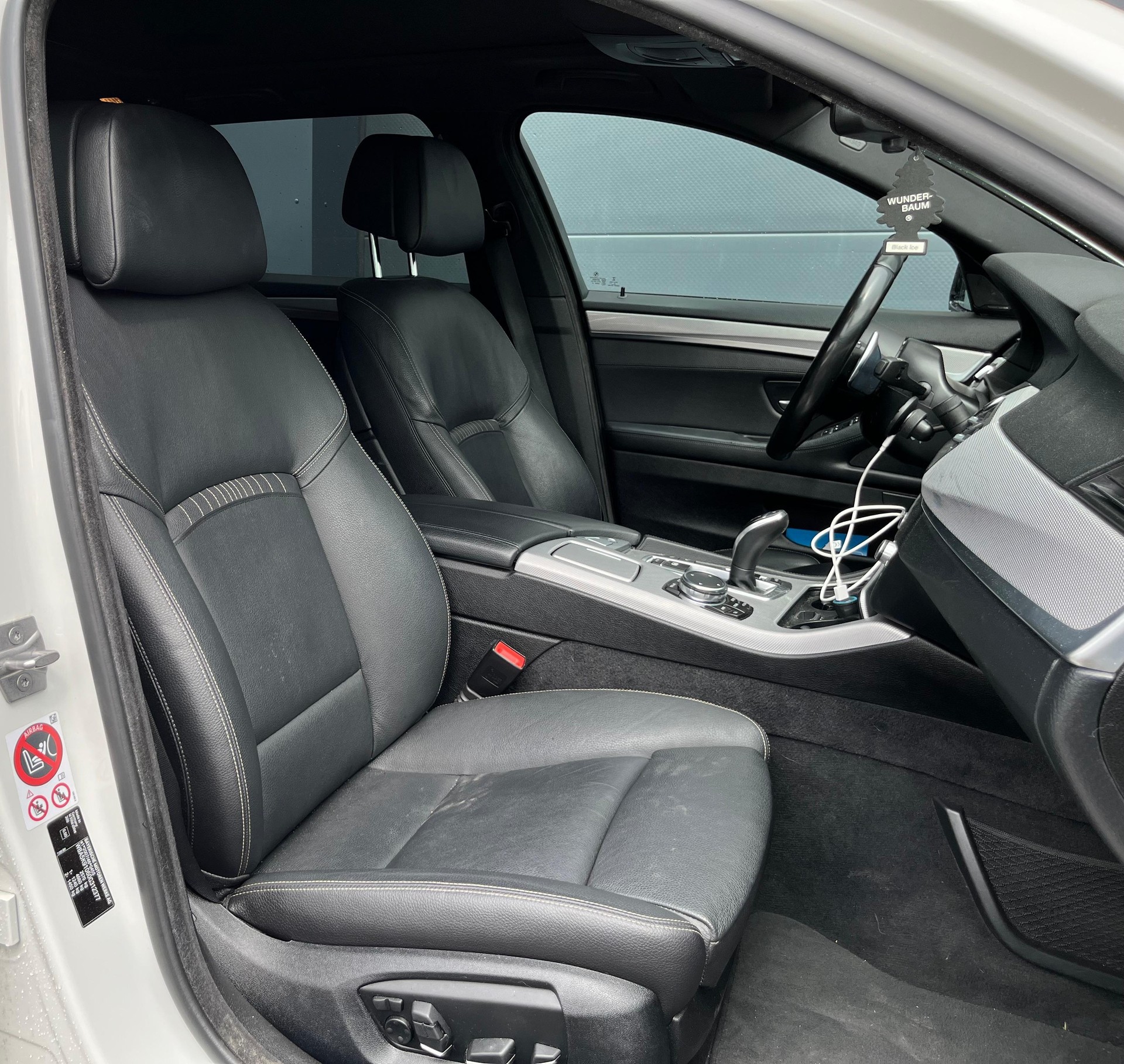 BMW M550d Touring xDrive Steptronic-image-8