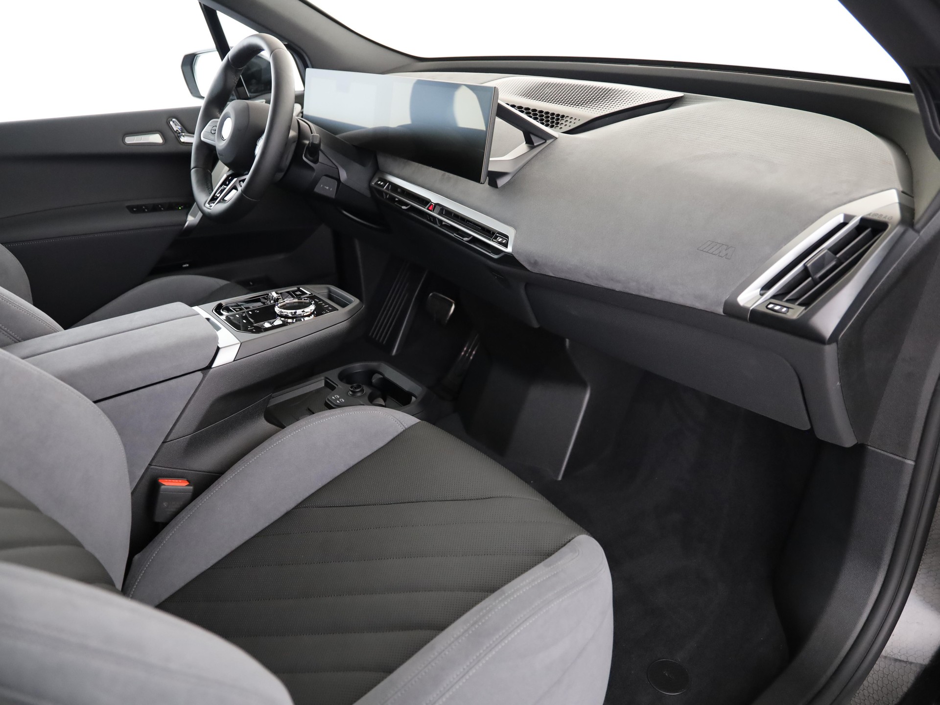 BMW iX xDrive60-image-13