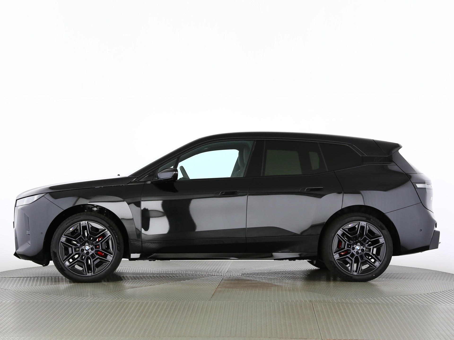 BMW iX xDrive60-image-2