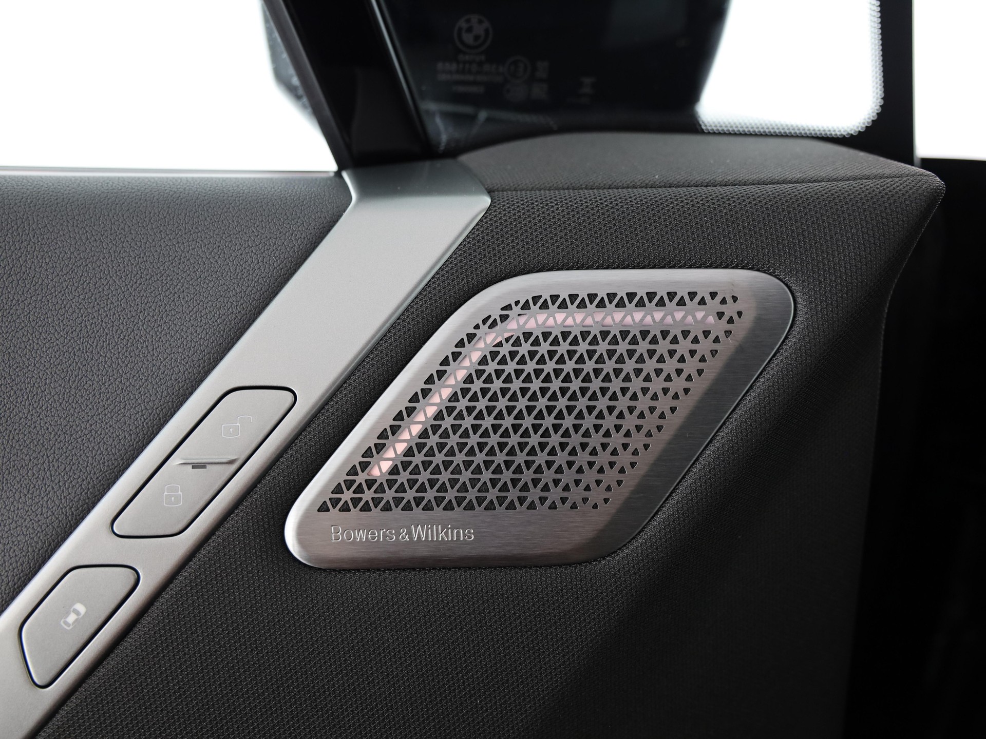 BMW iX xDrive60-image-11