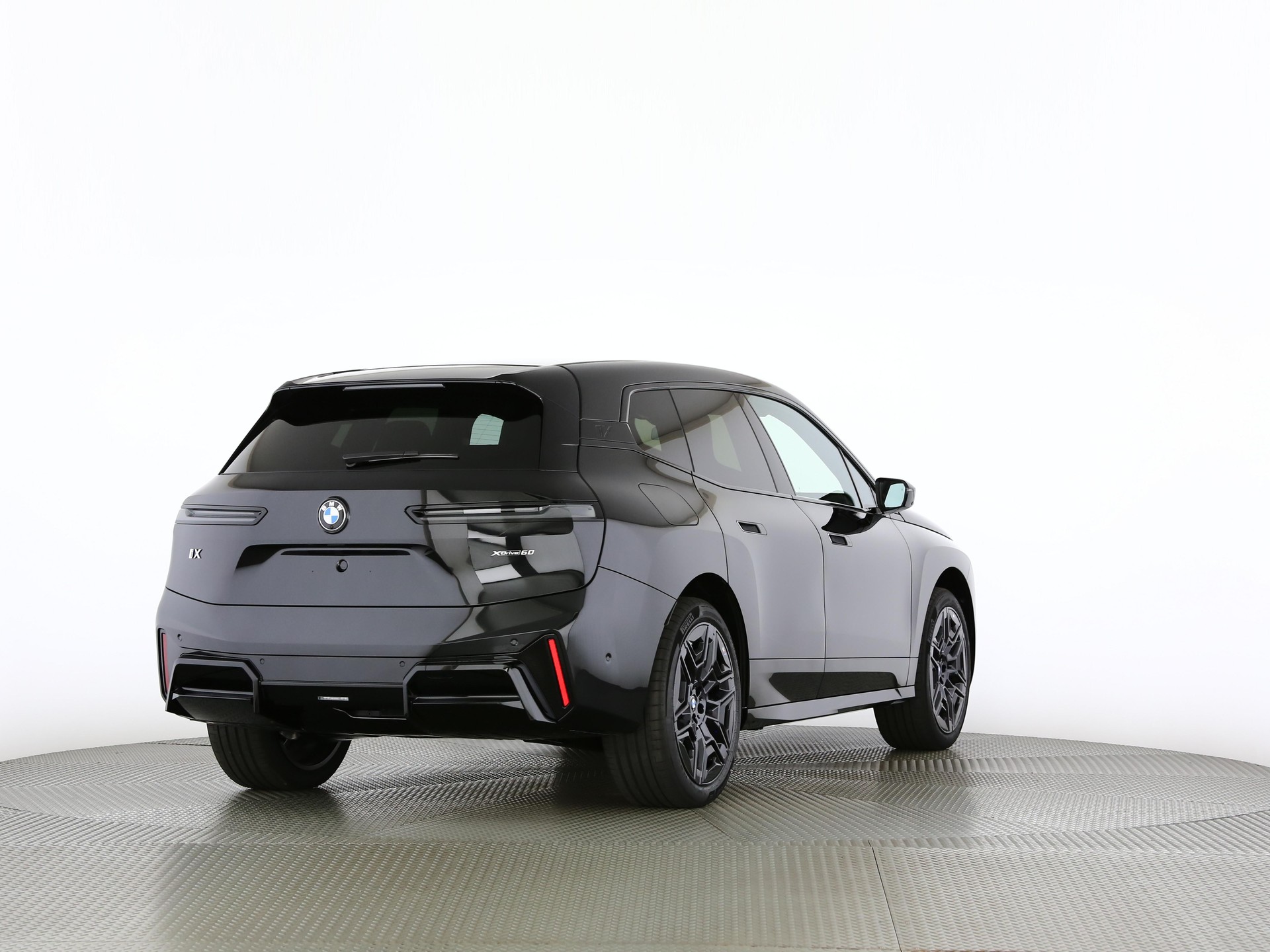 BMW iX xDrive60-showroom-element-1