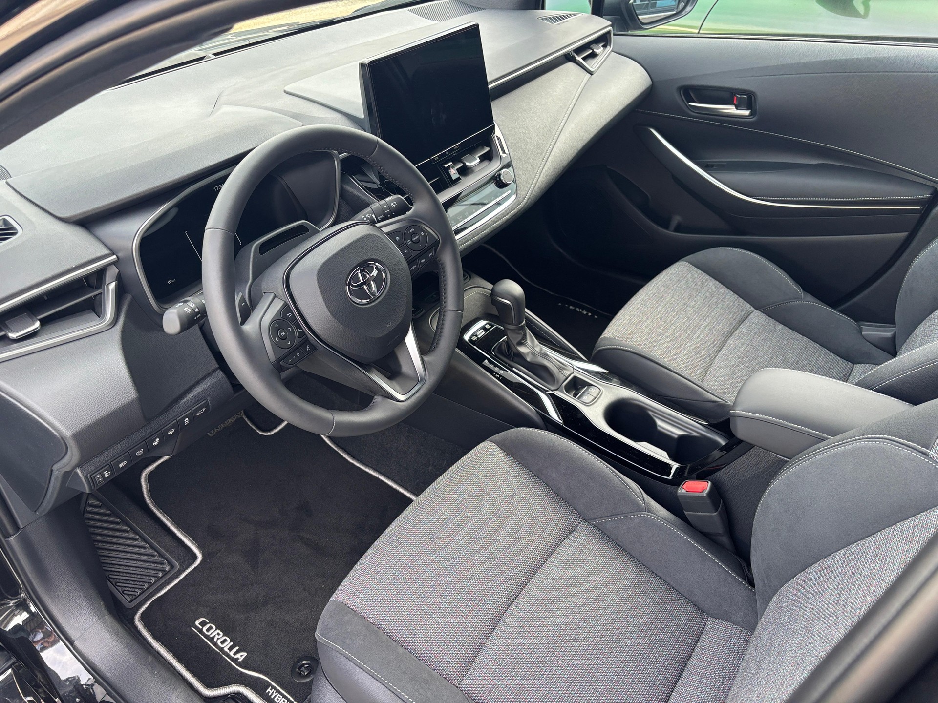 TOYOTA Corolla Touring Sports 2.0 HSD Swiss Edition-image-7