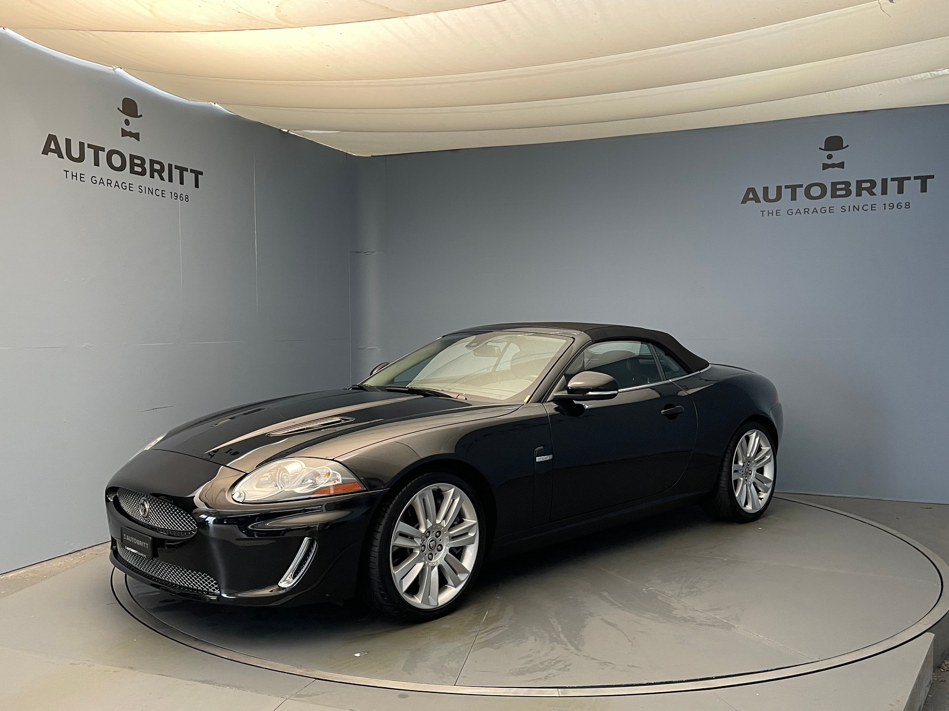 JAGUAR XKR Convertible 5.0 V8 Supercharged-showroom-element-1