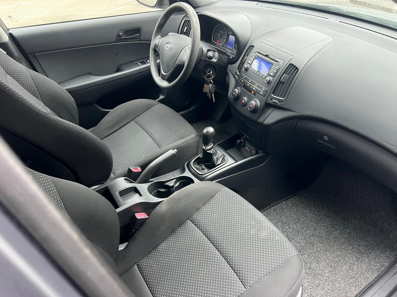 HYUNDAI i30 1.4 Comfort-image-4