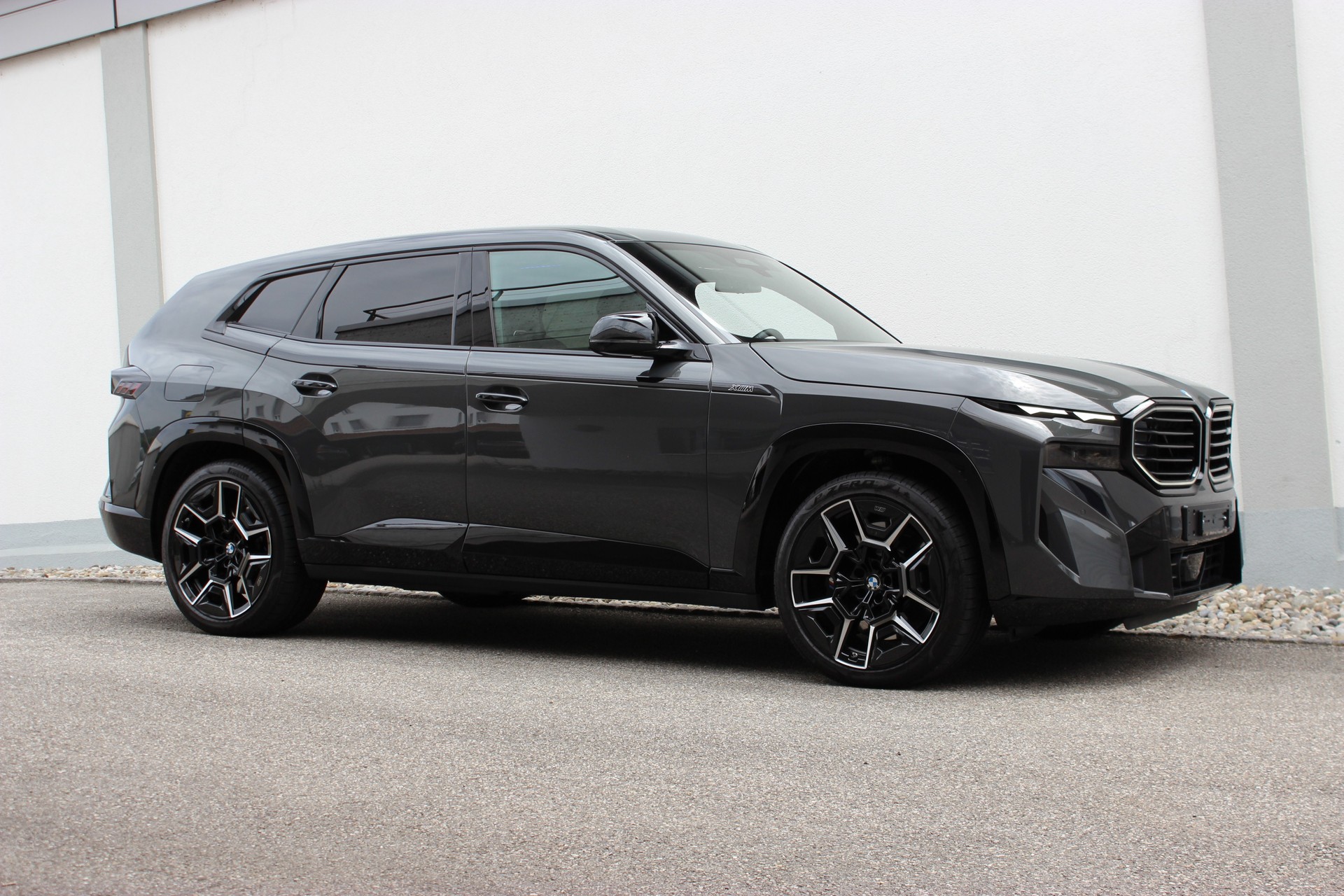 BMW XM xDrive 50e Individual DRAVITGRAU *0.9%-LEASINGAKTION*-image-4