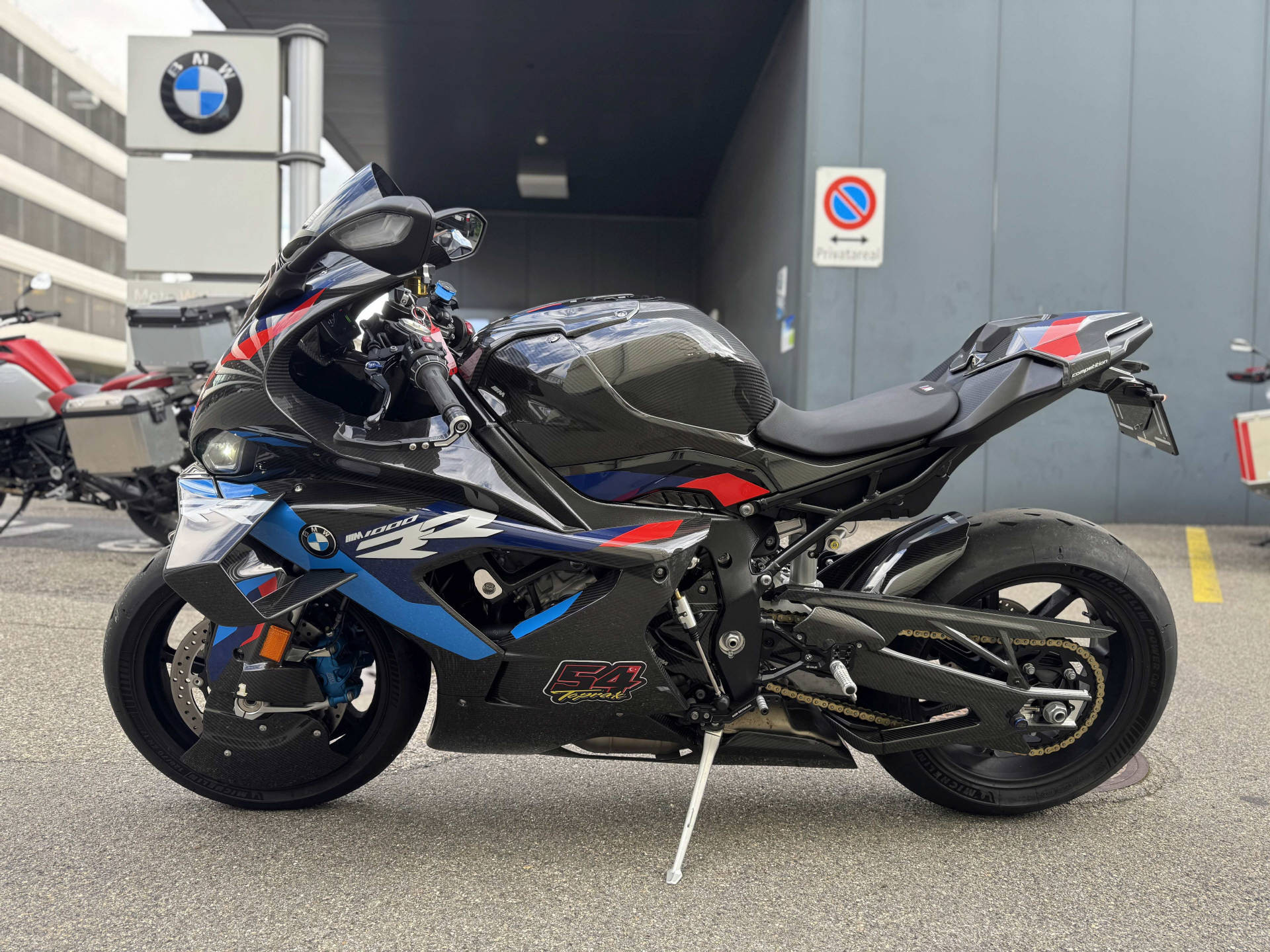 BMW M 1000 RR-image-1