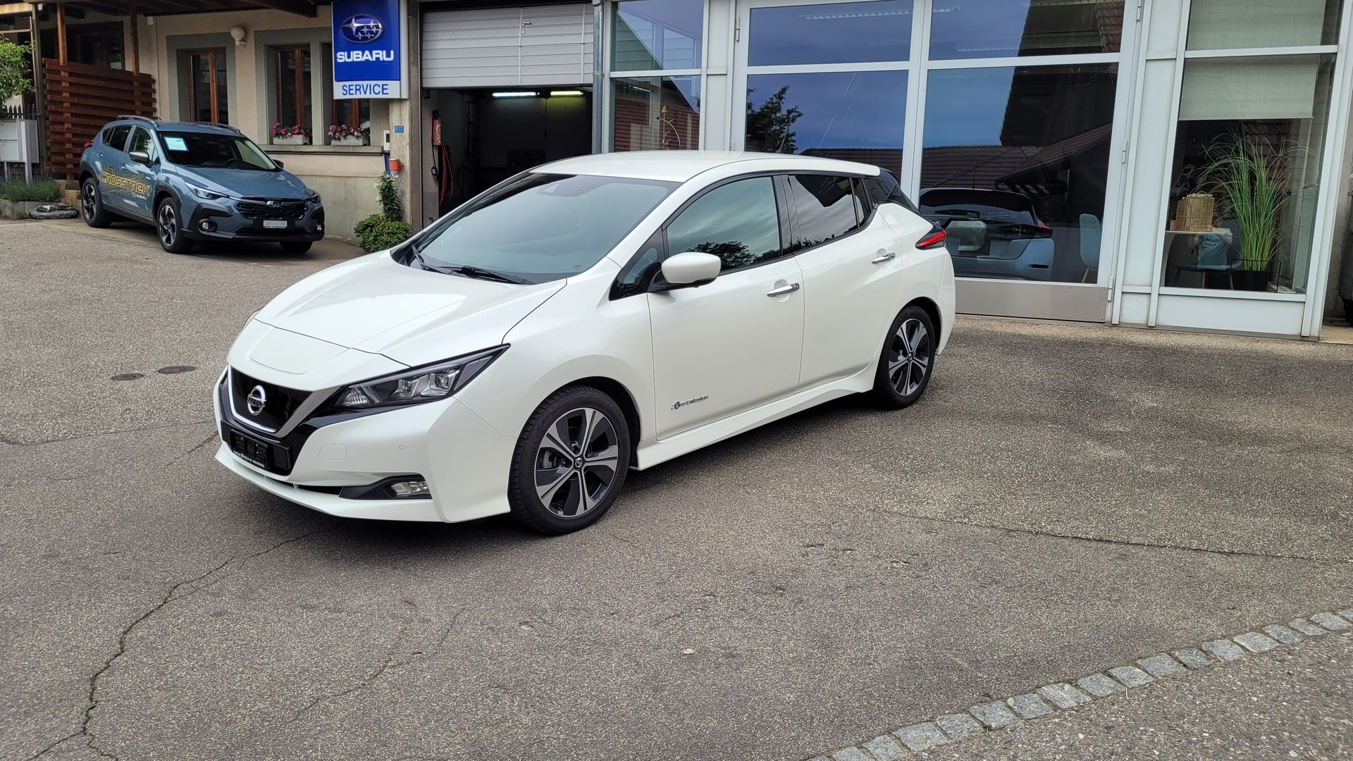 NISSAN Leaf N-Connecta (incl. battery)-showroom-element-1