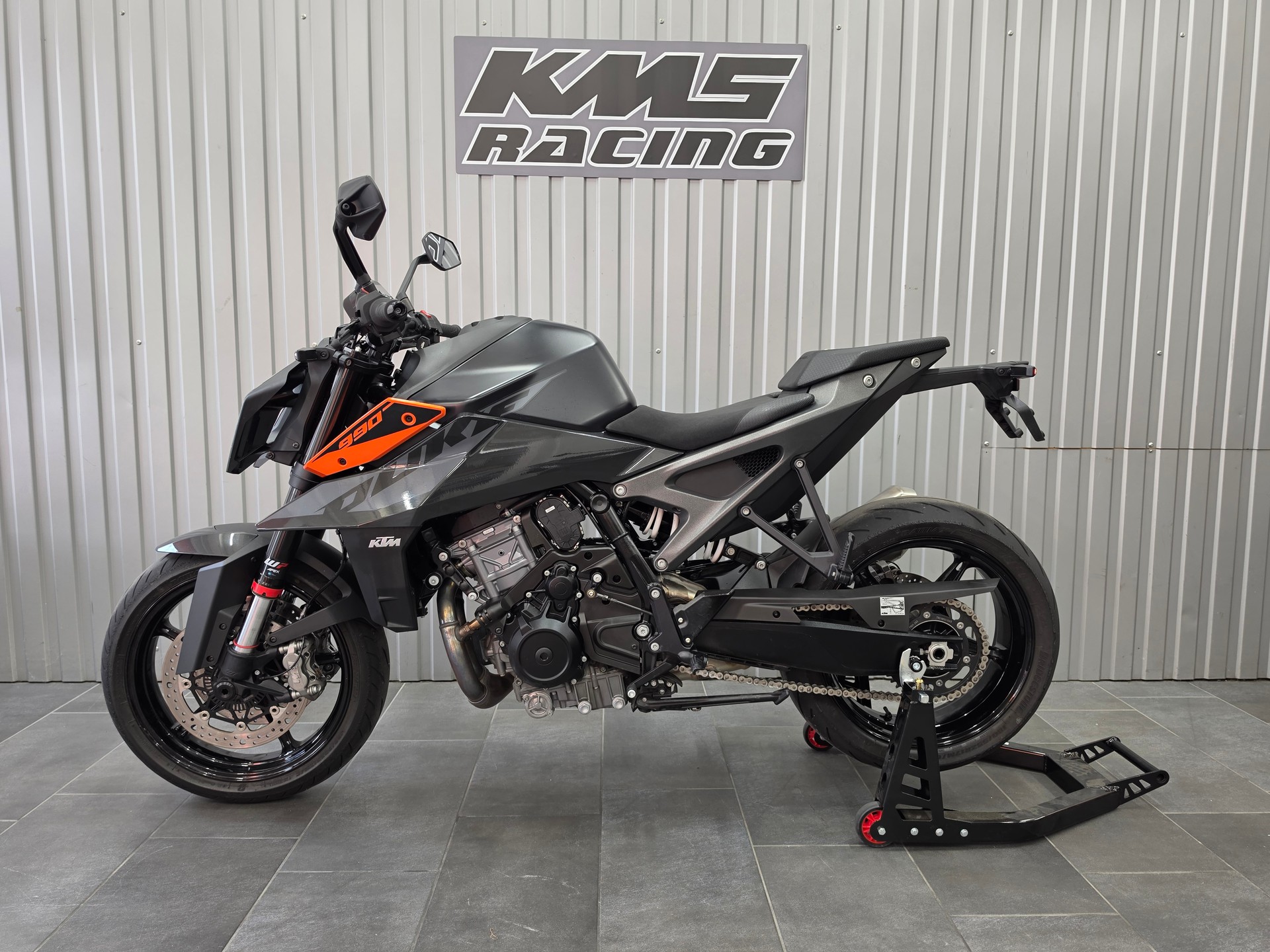 KTM 990 Duke-image-1