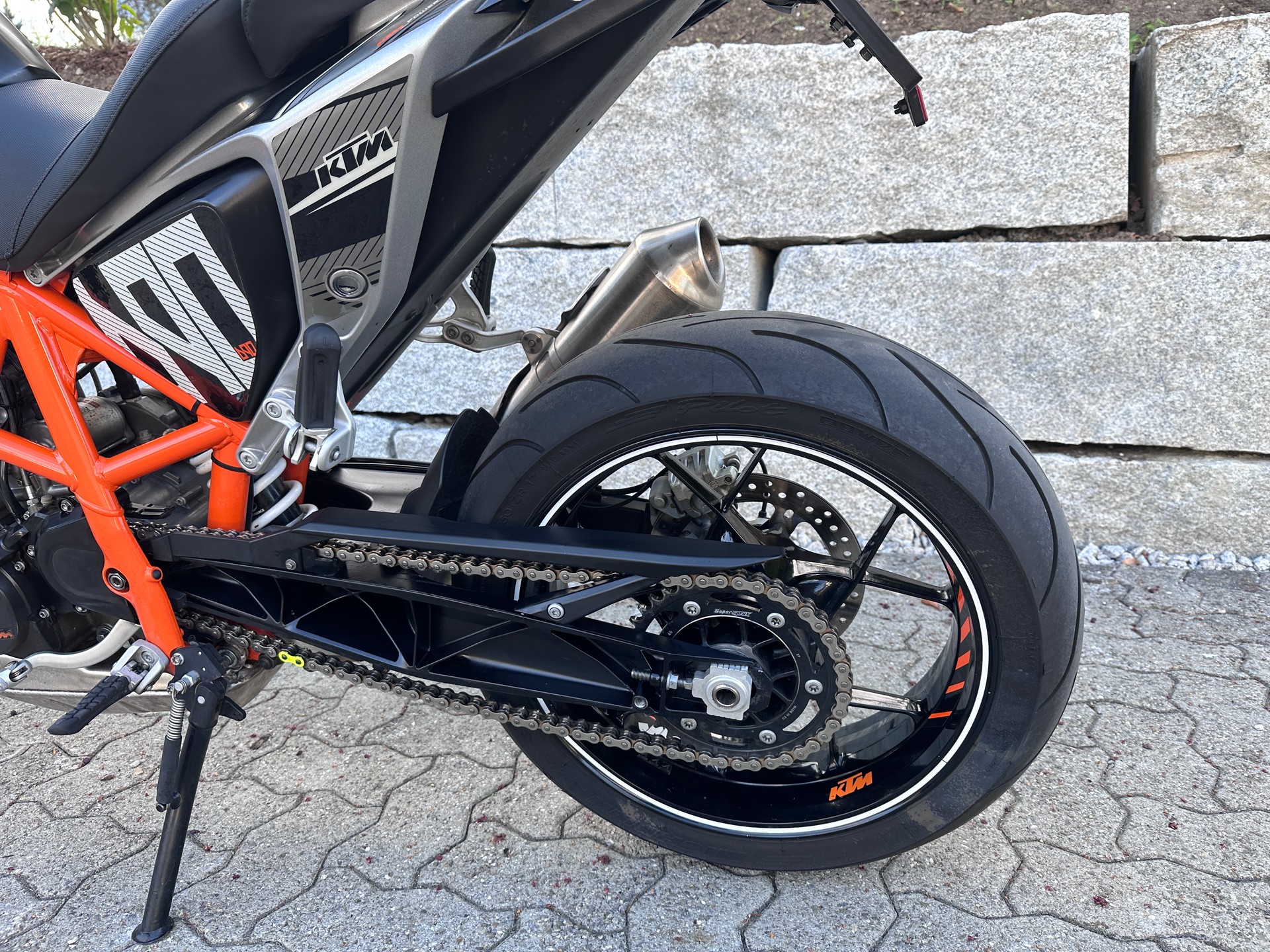 KTM 690 Duke ABS-image-5