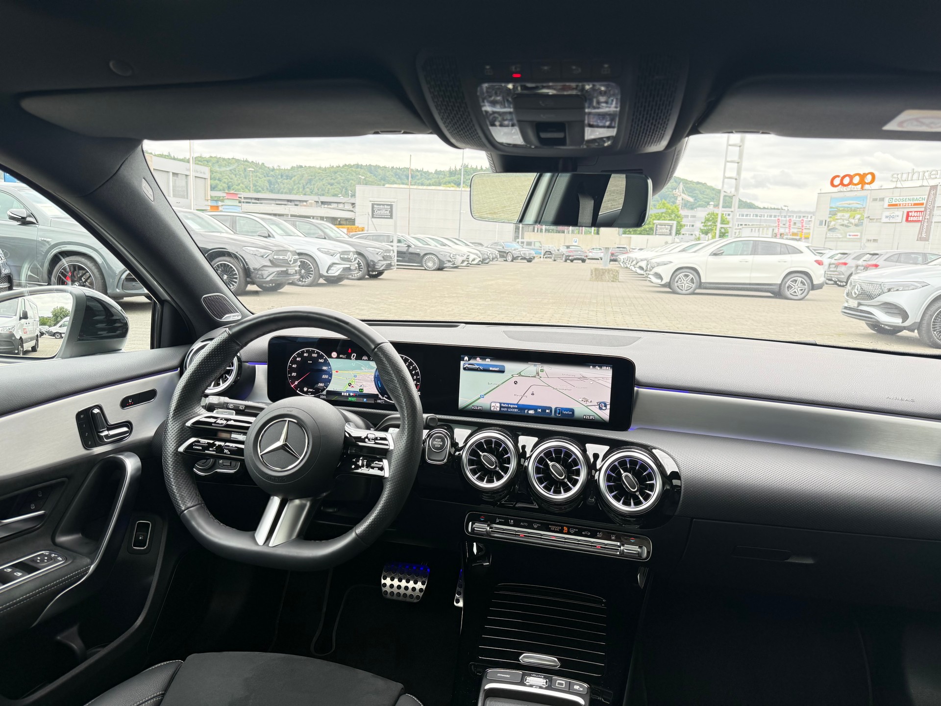 MERCEDES-BENZ A 250 e AMG Line 8G-DCT-image-7