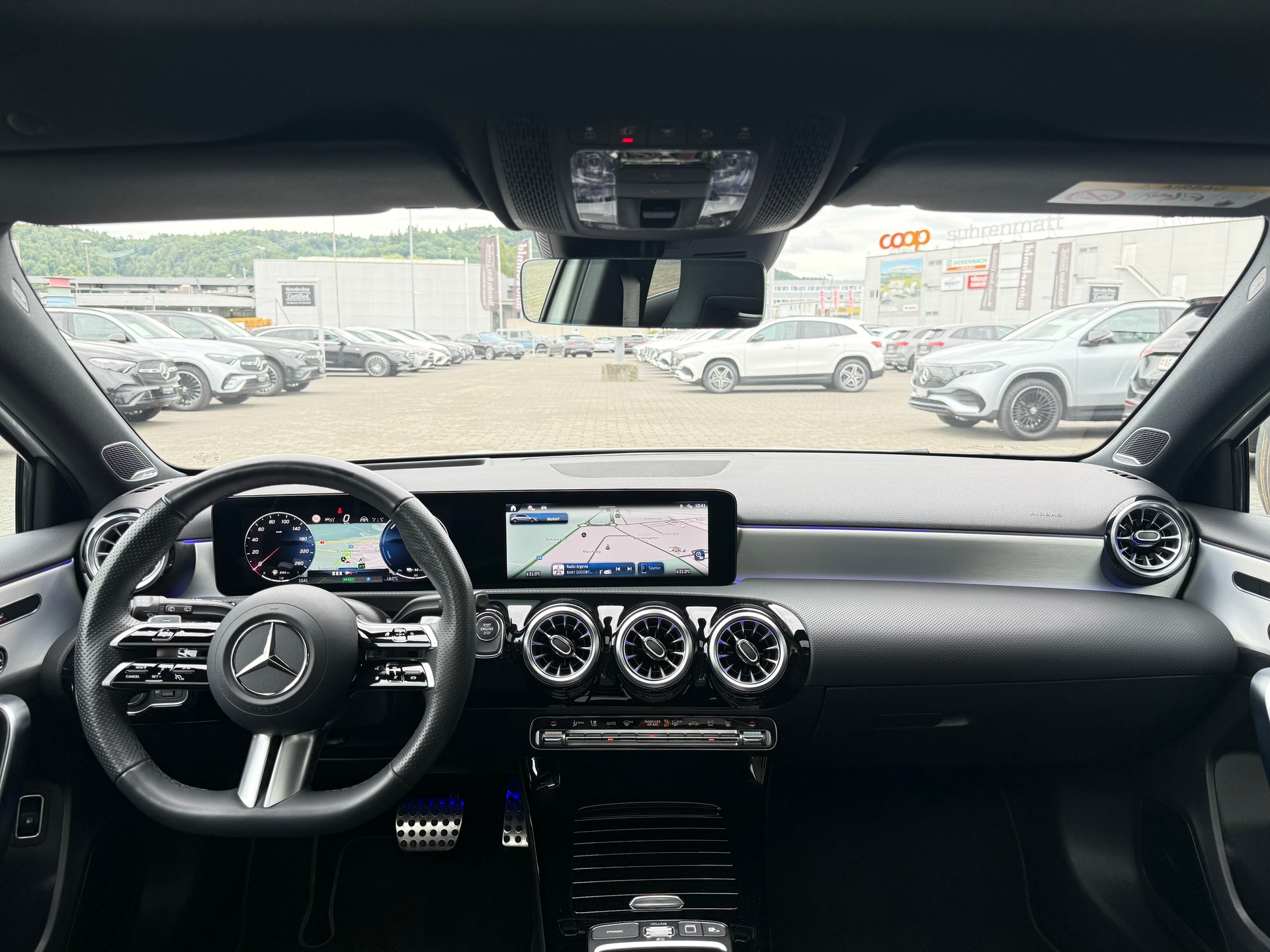 MERCEDES-BENZ A 250 e AMG Line 8G-DCT-image-3