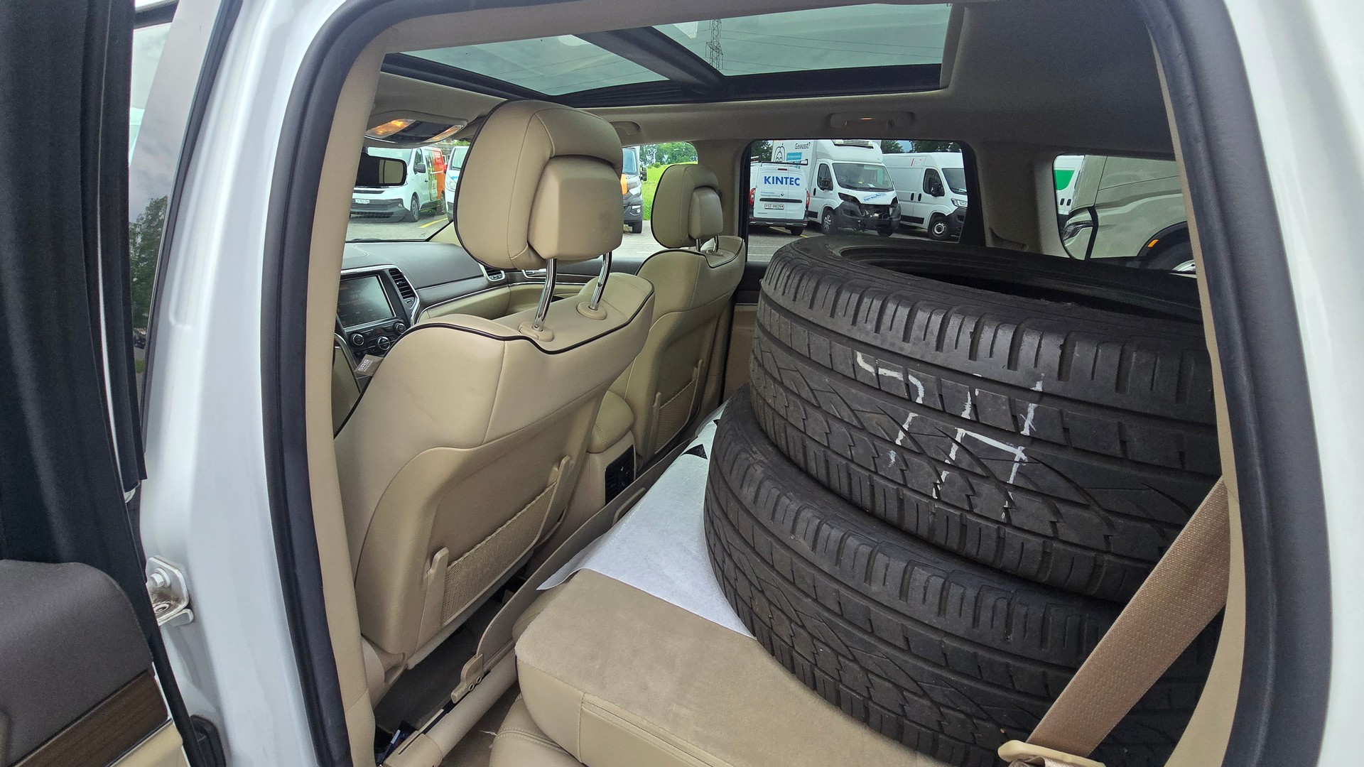 JEEP Grand Cherokee 3.0 CRD Overland Automatic-image-7