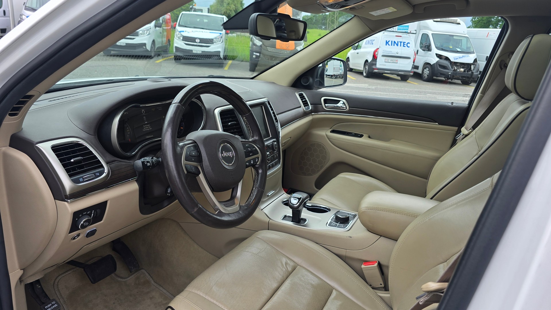 JEEP Grand Cherokee 3.0 CRD Overland Automatic-image-11