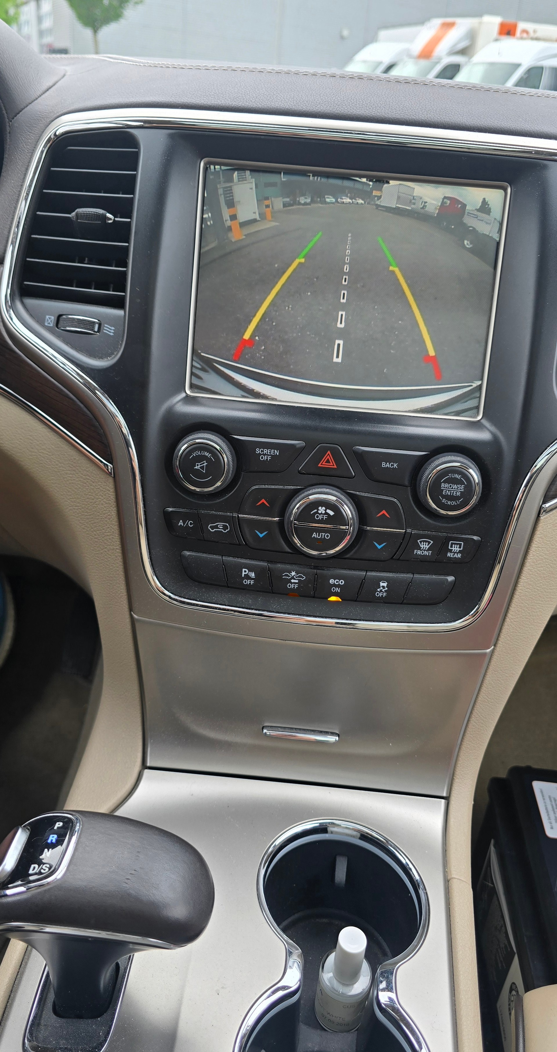 JEEP Grand Cherokee 3.0 CRD Overland Automatic-image-14