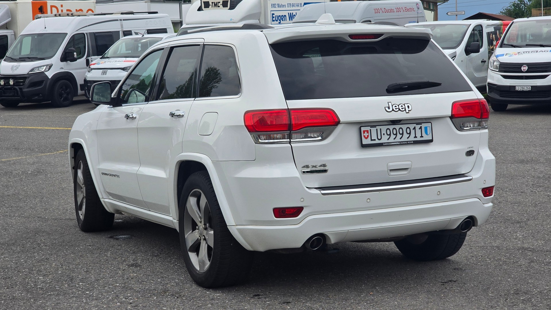 JEEP Grand Cherokee 3.0 CRD Overland Automatic-image-4