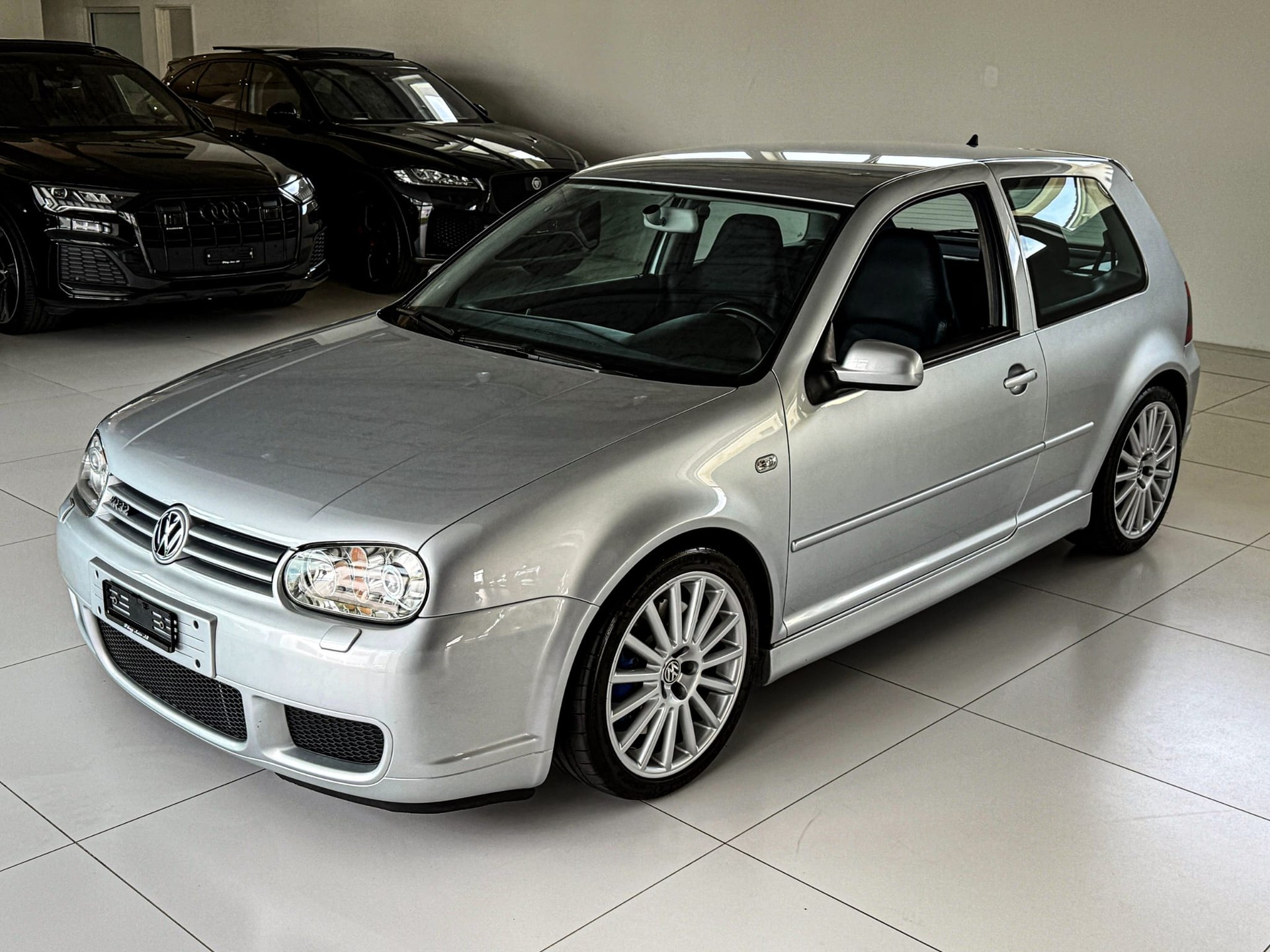 VW Golf R32 4Motion ***CH-Fahrzeug***Lückenloses Serviceheft**Originaler Zustand***-showroom-element-1