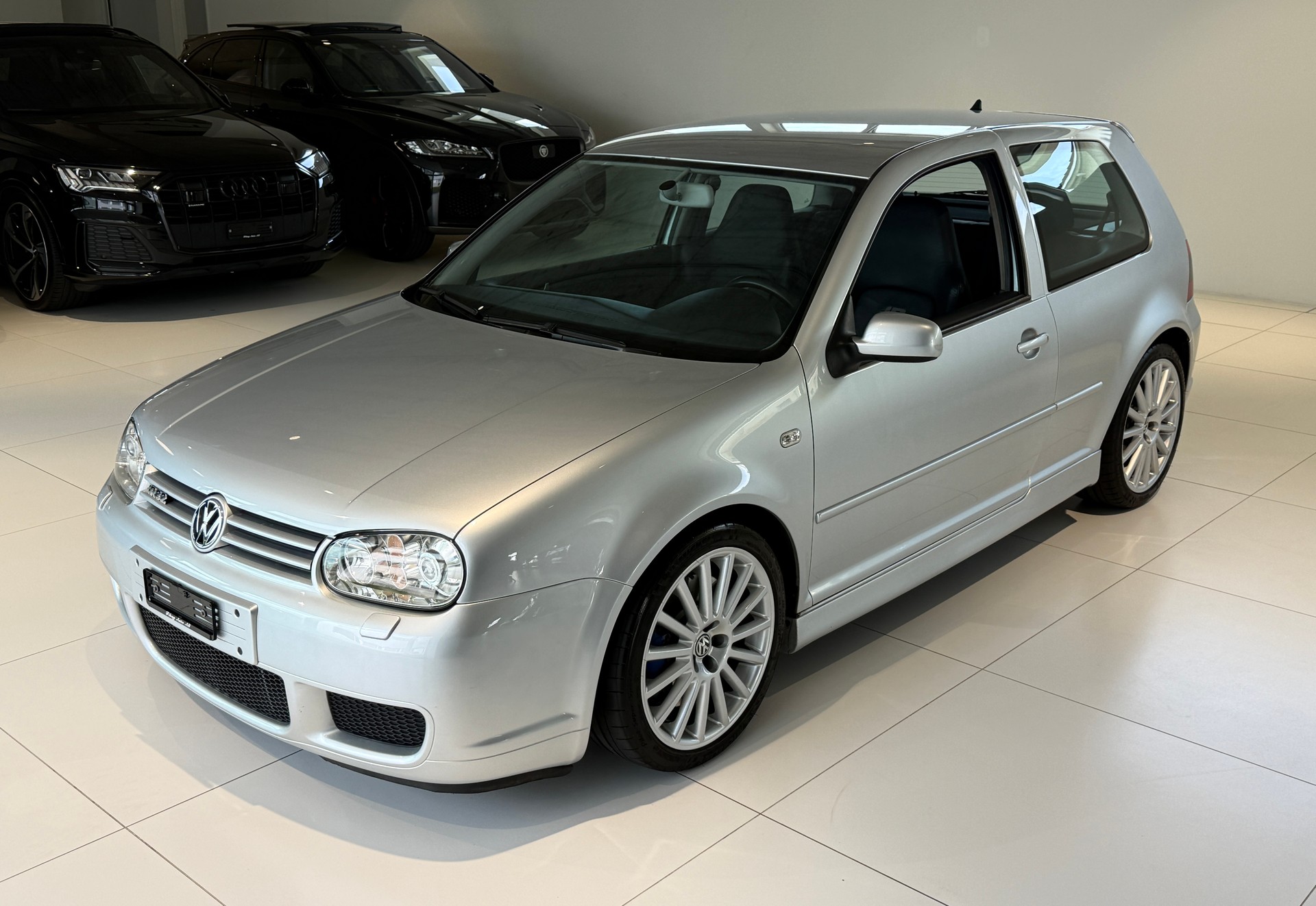 VW Golf R32 4Motion ***CH-Fahrzeug***Lückenloses Serviceheft**Originaler Zustand***-showroom-element-2