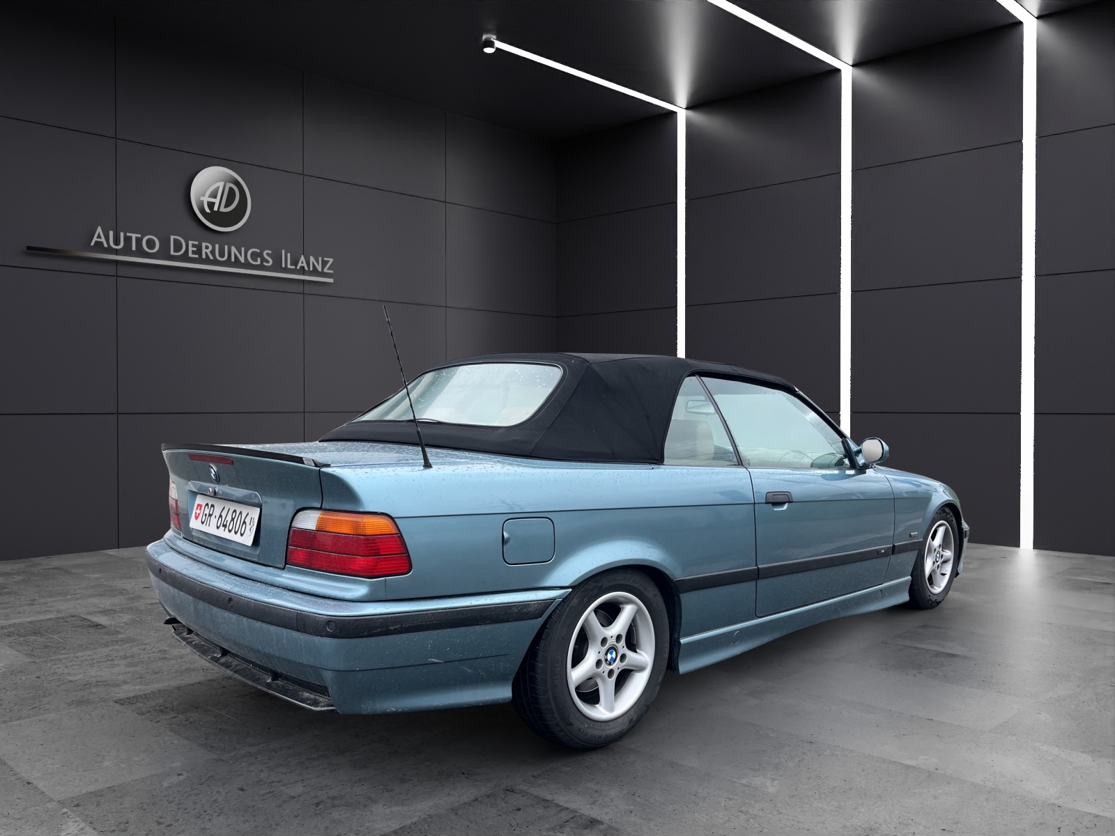 BMW 328i Cabrio-showroom-element-2