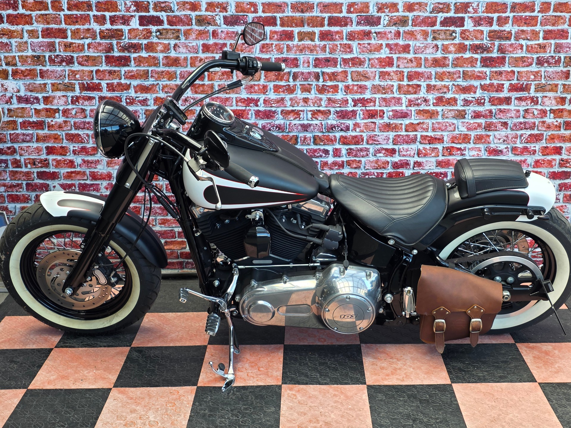HARLEY-DAVIDSON FLS Softail Slim ABS-image-3