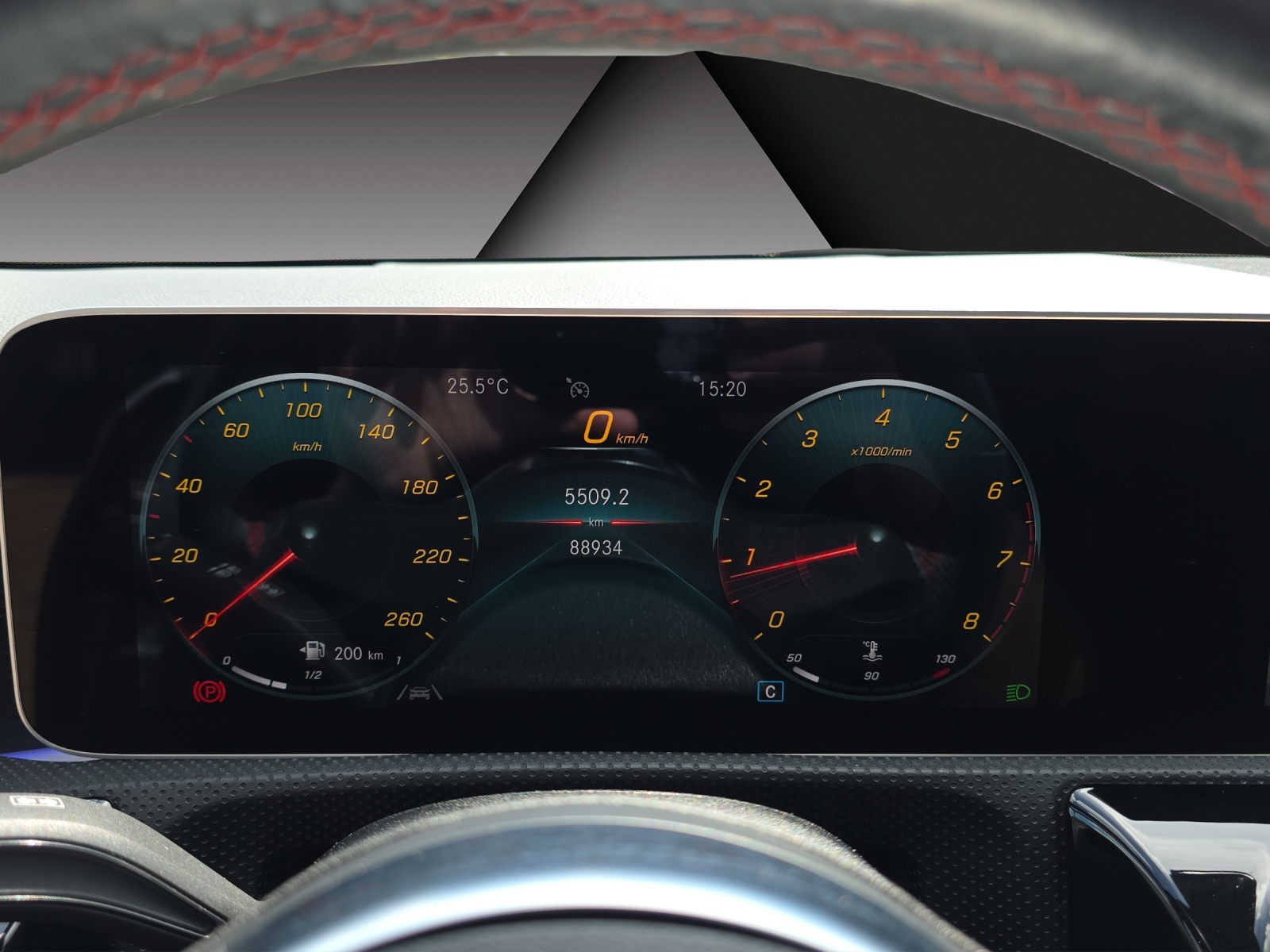 MERCEDES-BENZ A 200 AMG Line-image-7