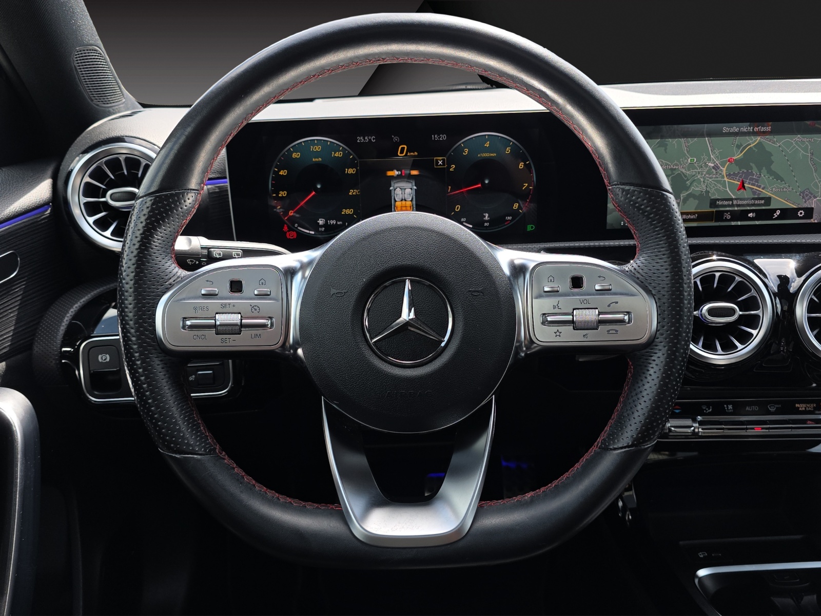 MERCEDES-BENZ A 200 AMG Line-image-8