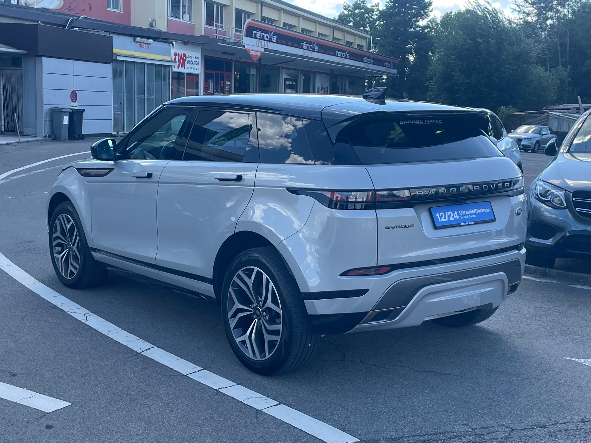 LAND ROVER Range Rover Evoque R-Dyn First Edi P 250 HSE AT9-image-6