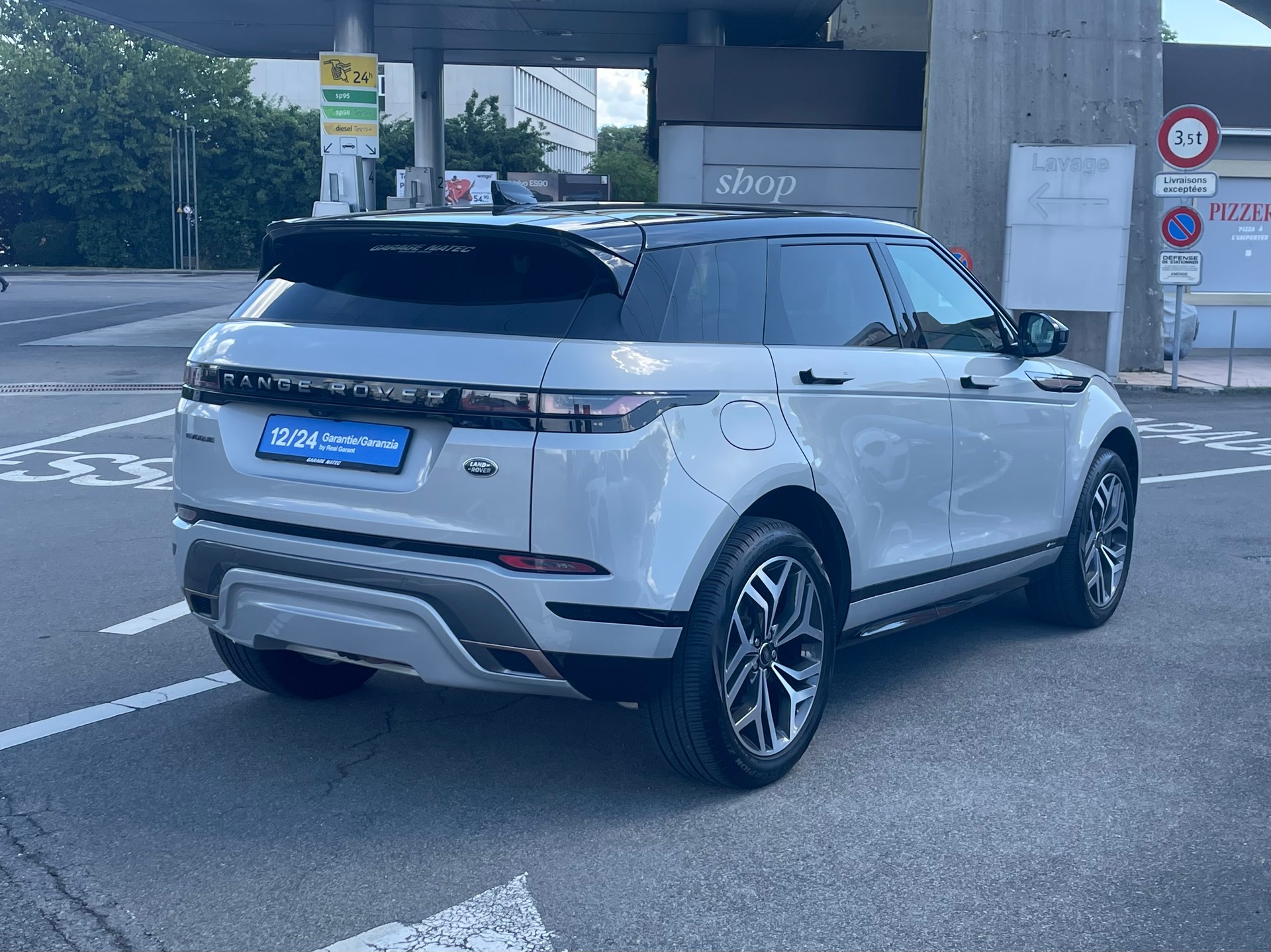 LAND ROVER Range Rover Evoque R-Dyn First Edi P 250 HSE AT9-image-4