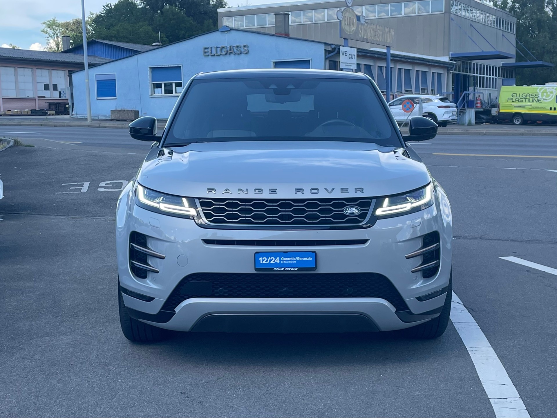LAND ROVER Range Rover Evoque R-Dyn First Edi P 250 HSE AT9-showroom-element-3
