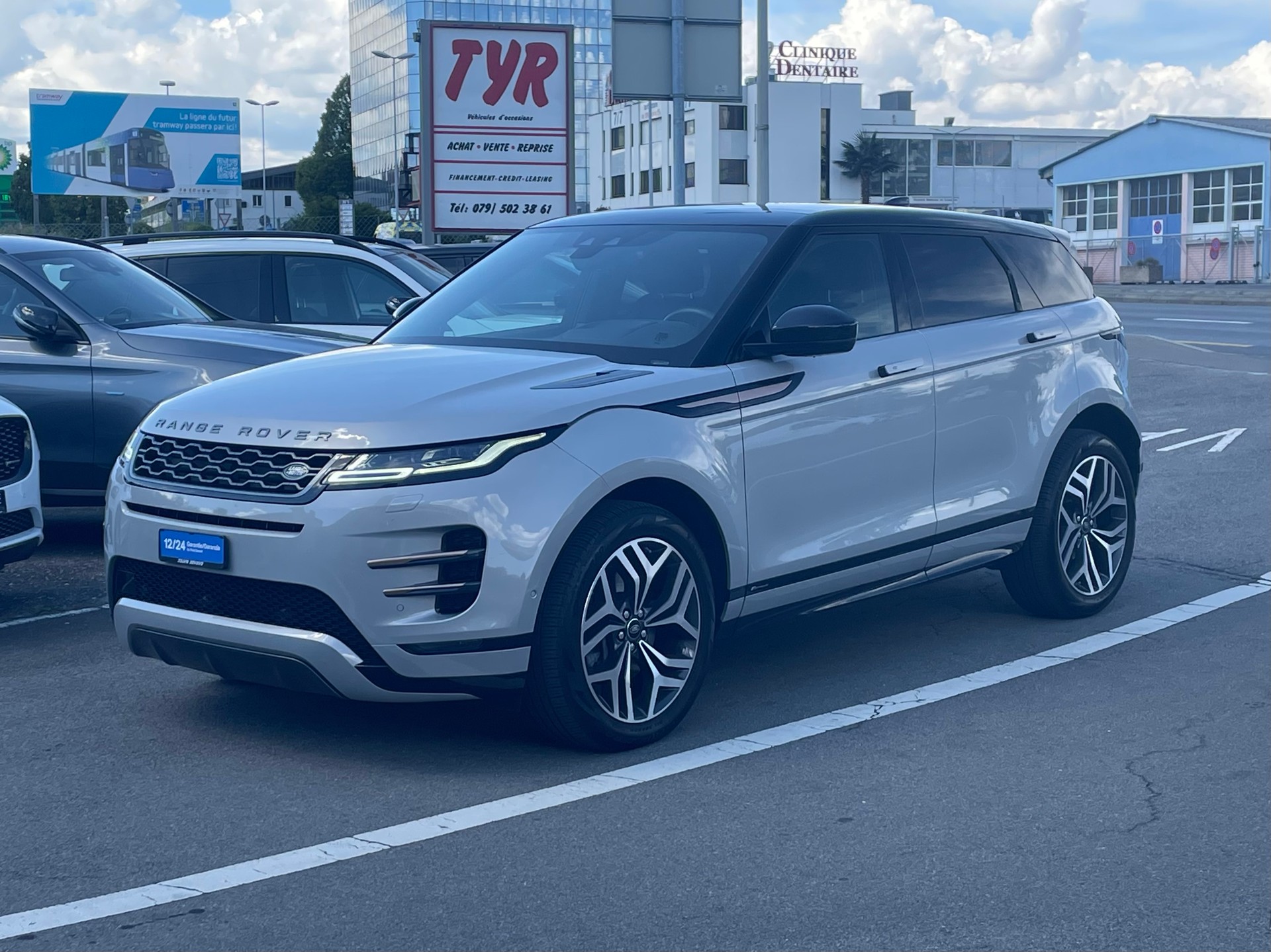 LAND ROVER Range Rover Evoque R-Dyn First Edi P 250 HSE AT9