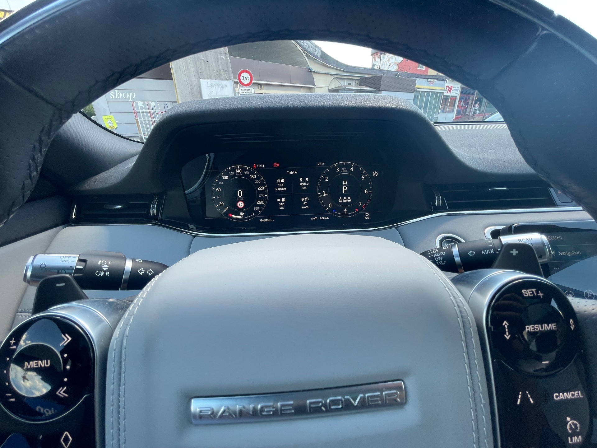 LAND ROVER Range Rover Evoque R-Dyn First Edi P 250 HSE AT9-image-11