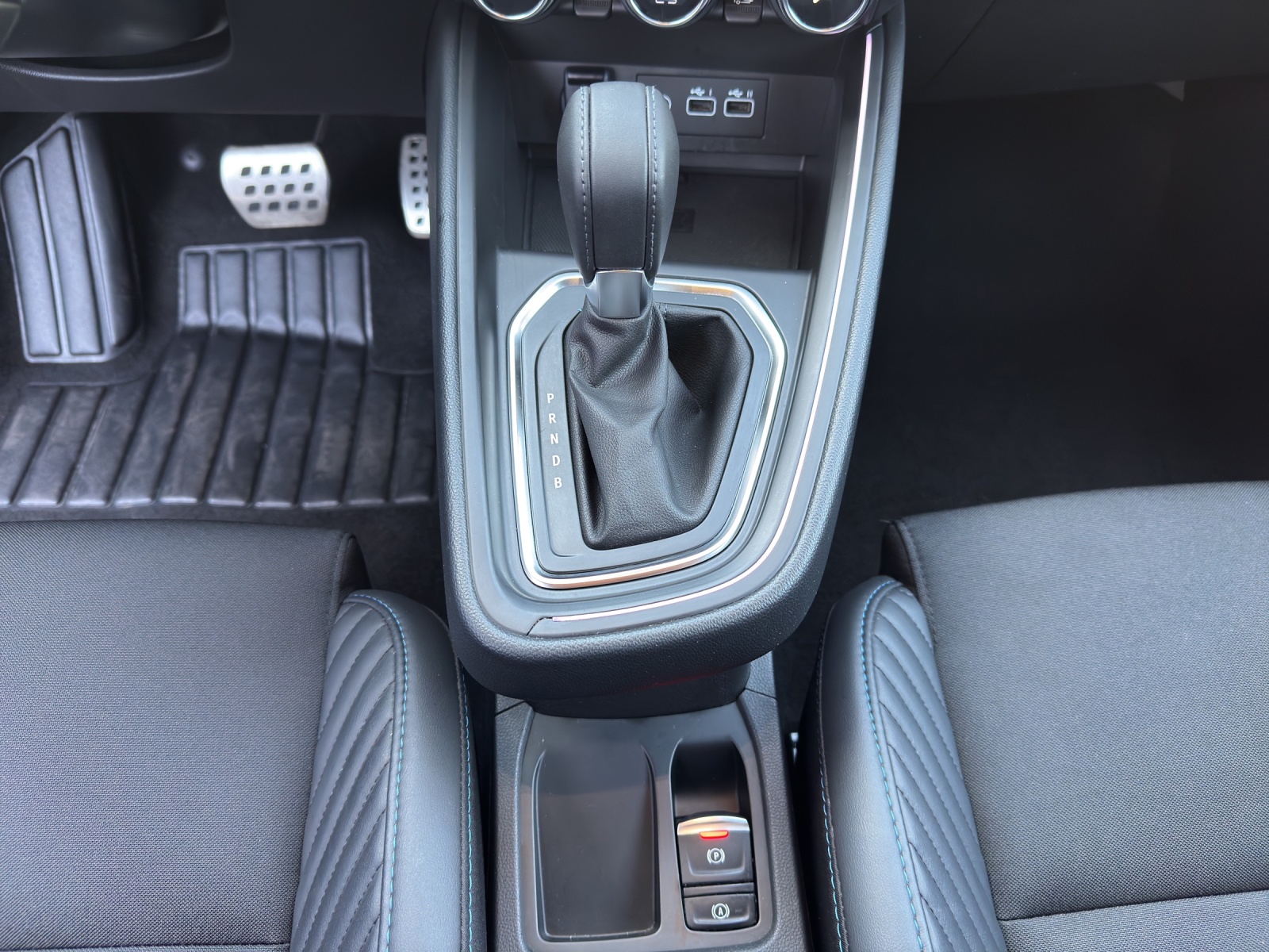 RENAULT Clio 1.6 E-Tech Esprit Alpine-image-19