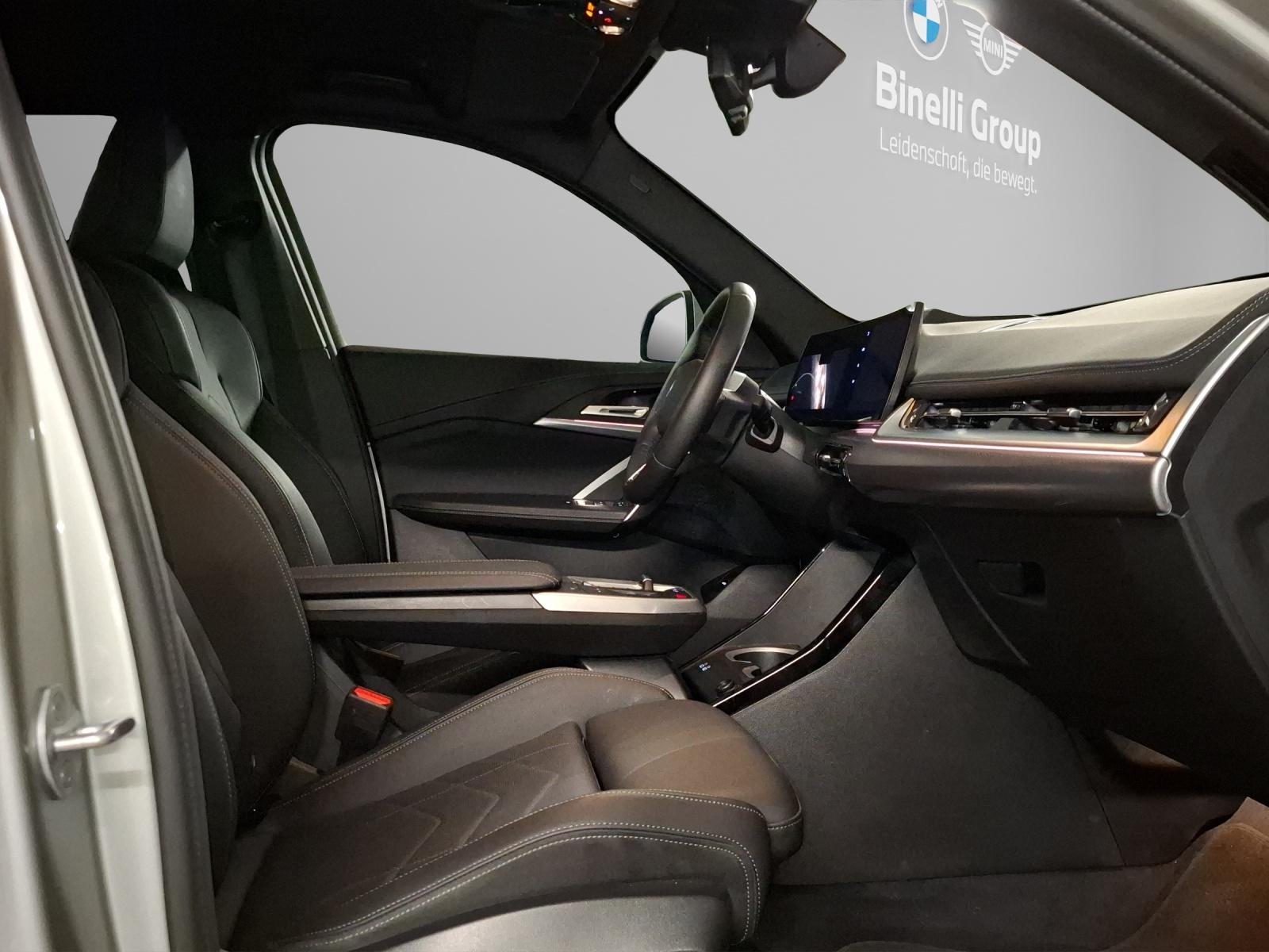 BMW iX1 30 xDrive-image-19