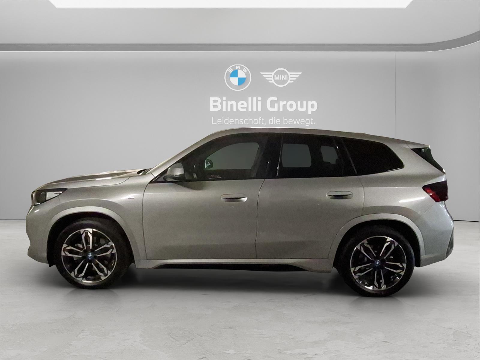 BMW iX1 30 xDrive-showroom-element-2