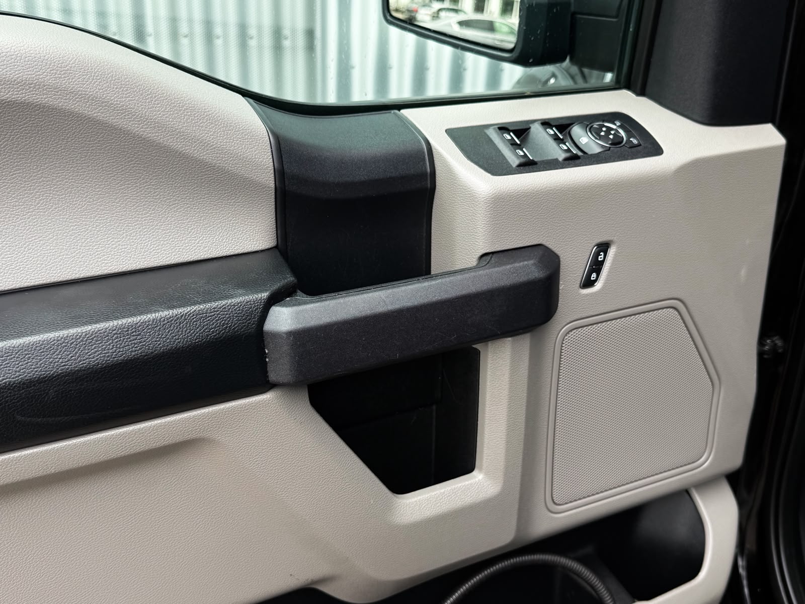 FORD F150 XLT-image-19