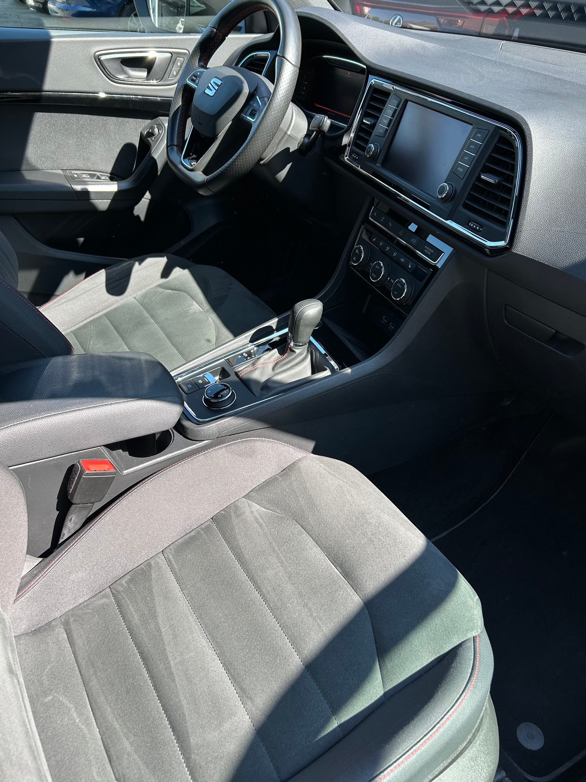 SEAT 2.0 TDI Swiss FR 4Drive DSG-image-9