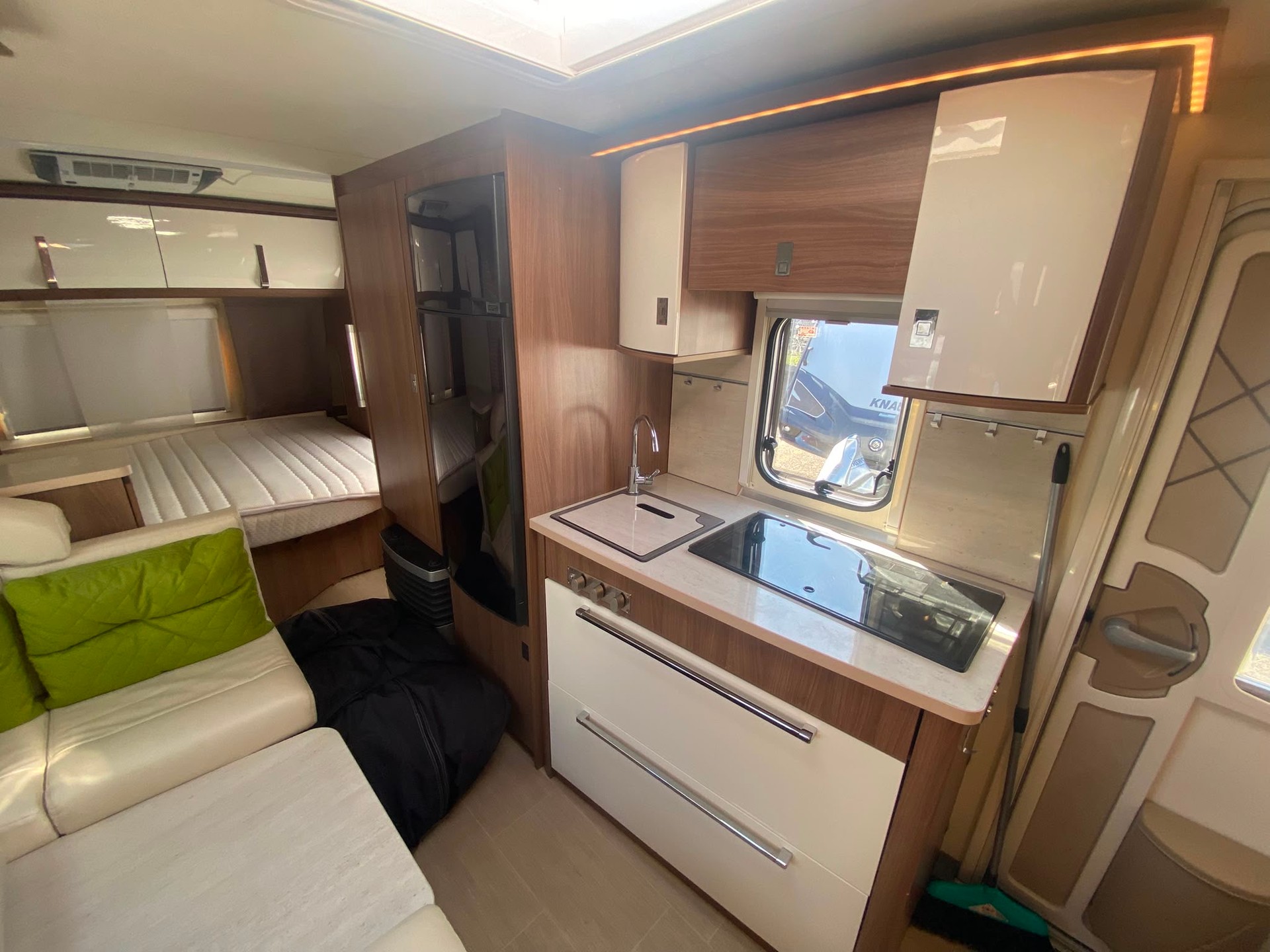 BÜRSTNER Averso top 560 TK-showroom-element-3