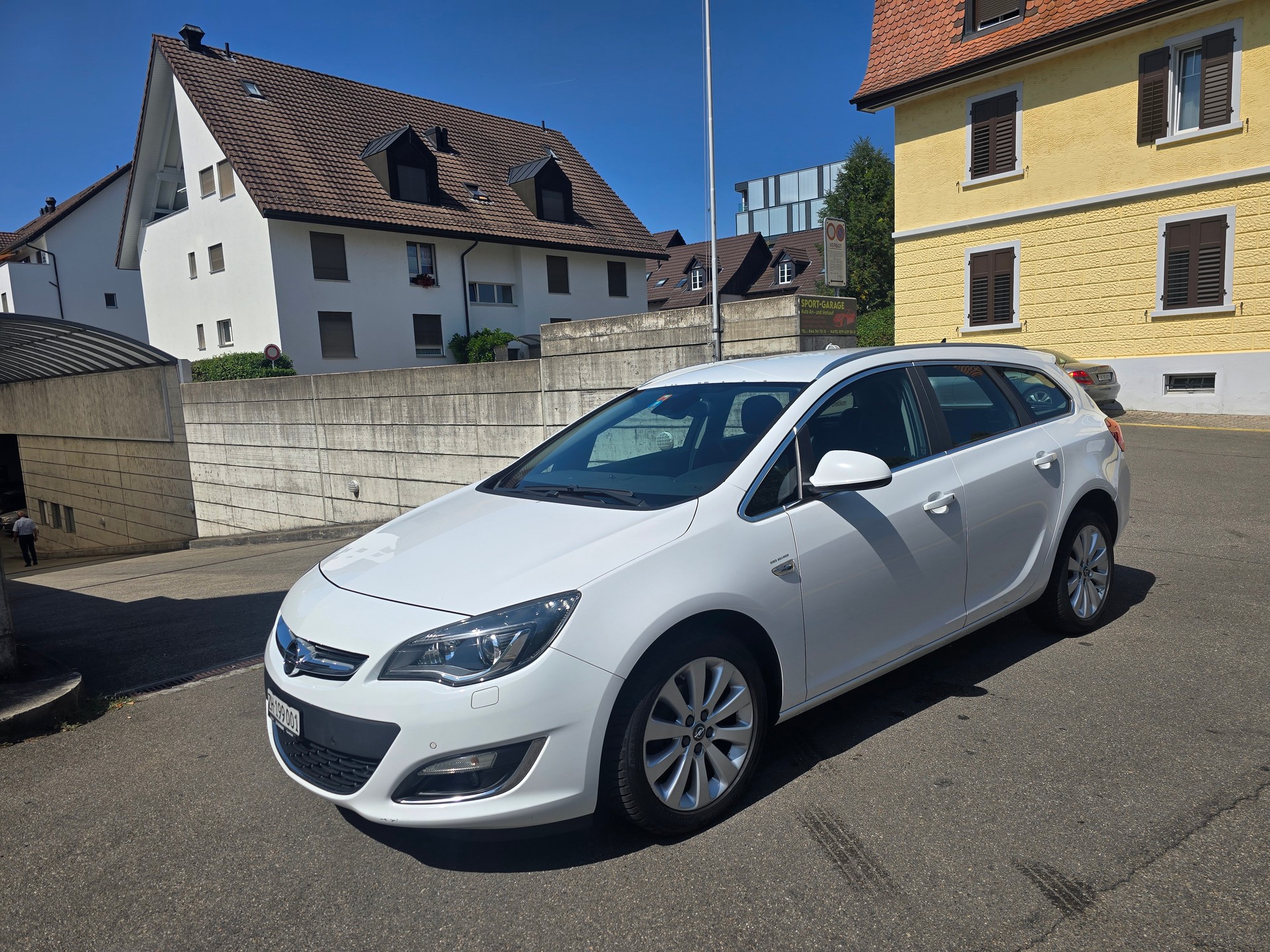 OPEL Astra SportsTourer 1.4i 16V Turbo Drive