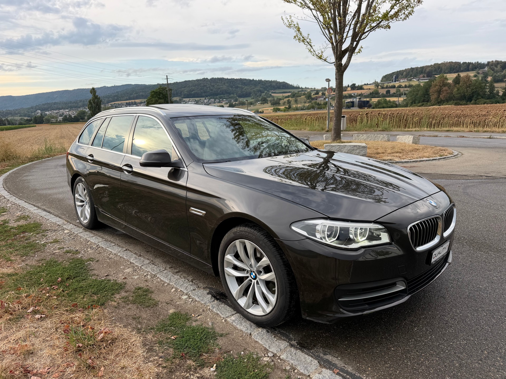 BMW 530d Touring xDrive Steptronic-showroom-element-2