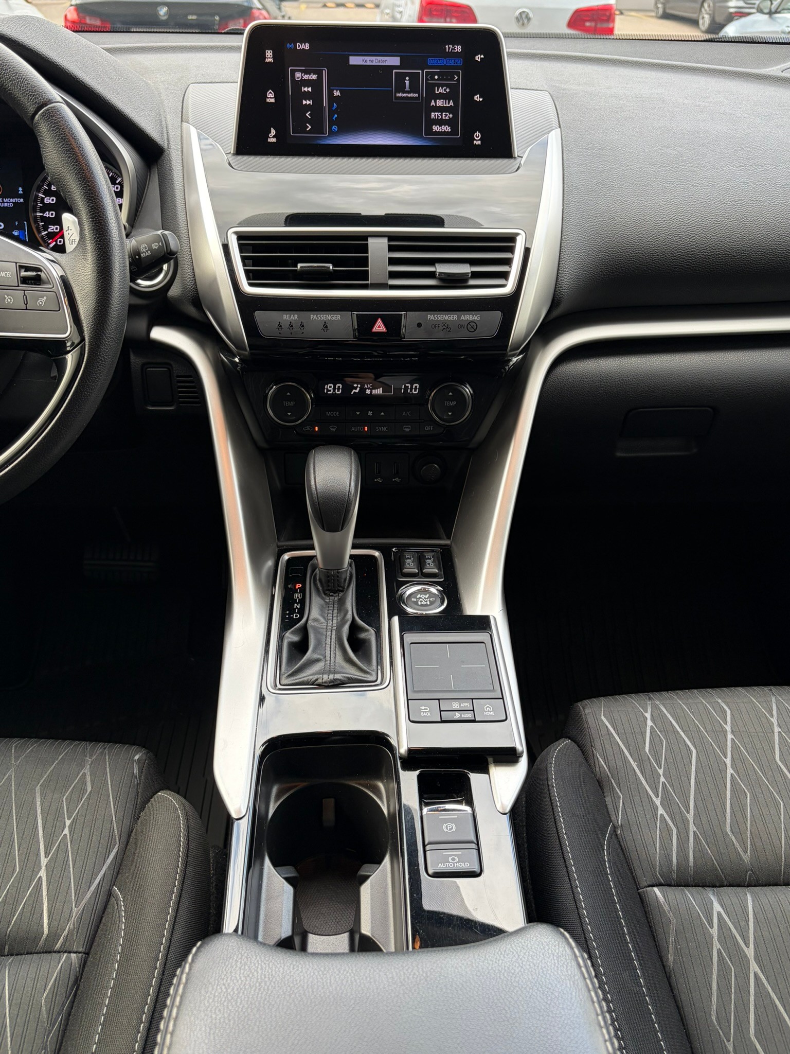 MITSUBISHI Eclipse Cross 1.5 T-Mivec Value 4WD CVT-image-13