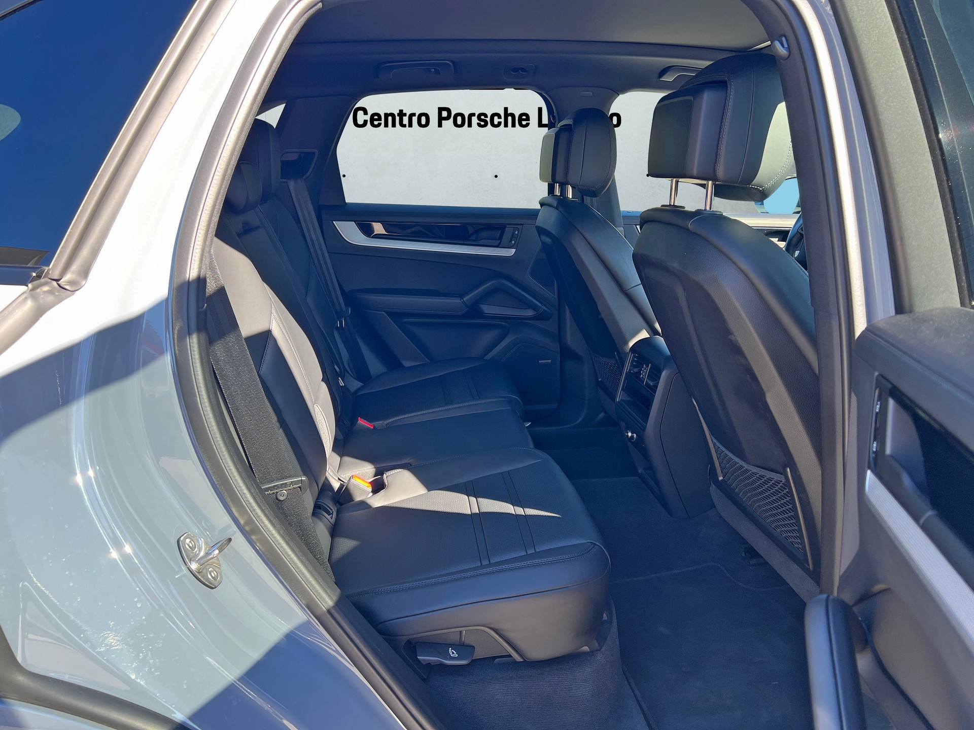 PORSCHE Cayenne E-Hybrid-image-18