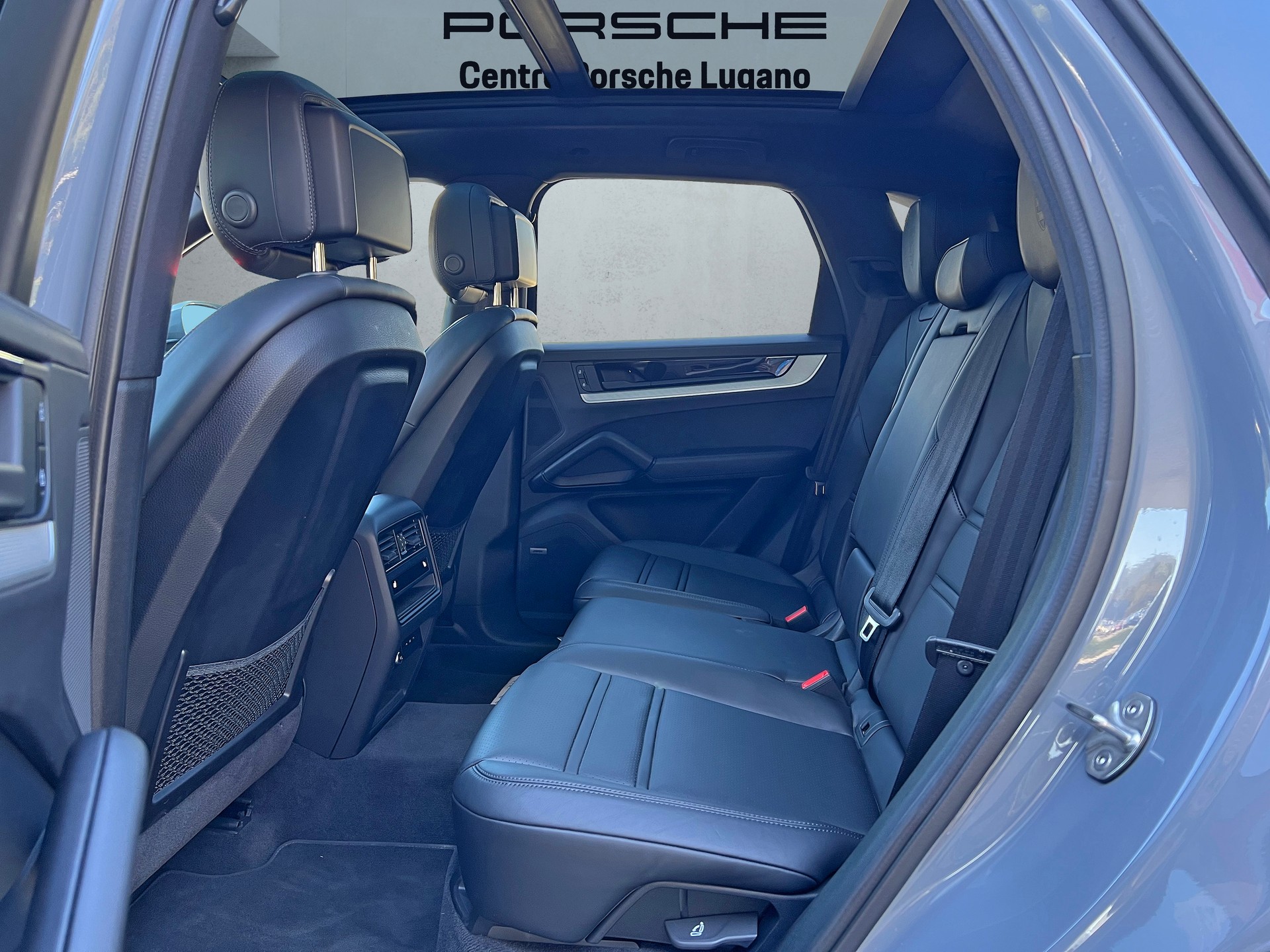PORSCHE Cayenne E-Hybrid-image-17