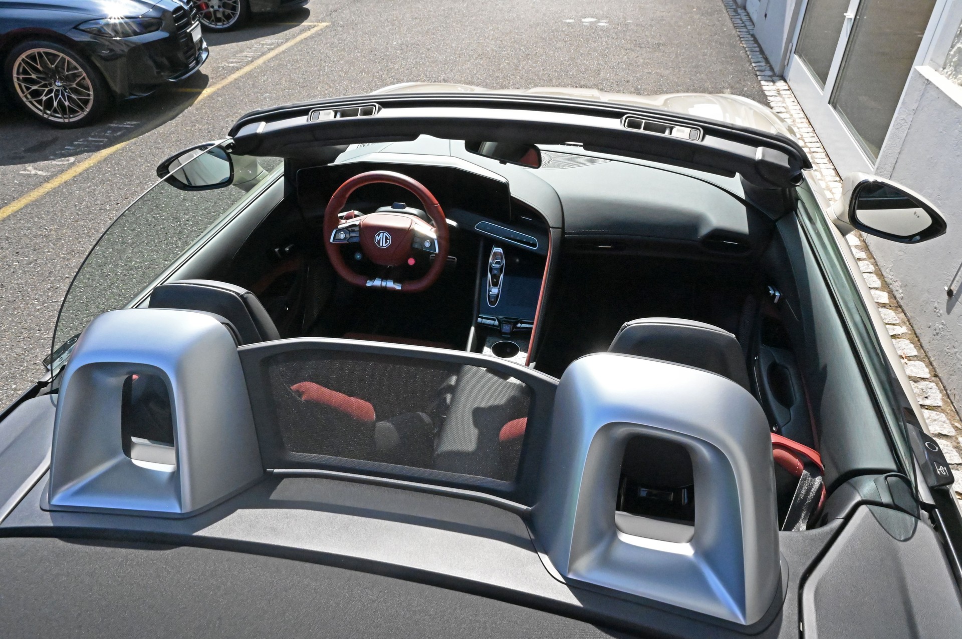 MG Cyberster 77kWh 4WD-image-18