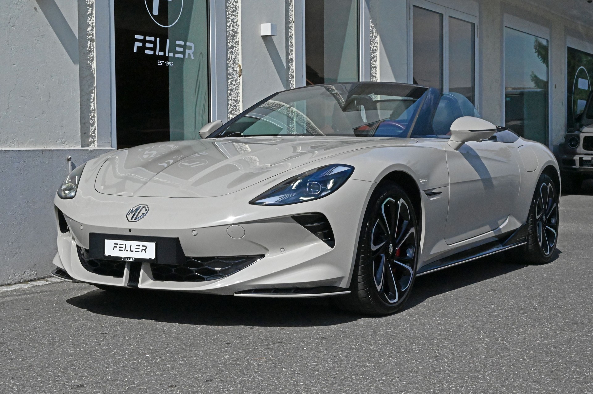MG Cyberster 77kWh 4WD-showroom-element-1