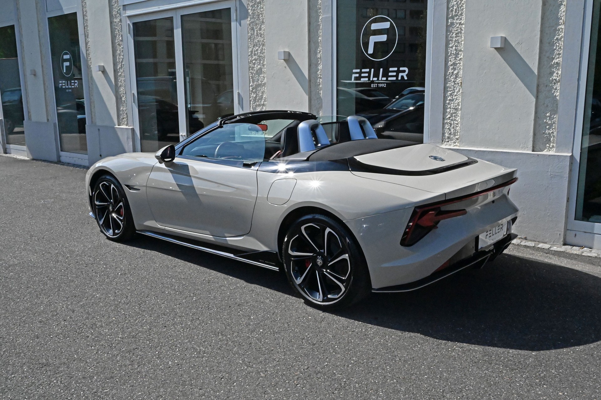 MG Cyberster 77kWh 4WD-image-21