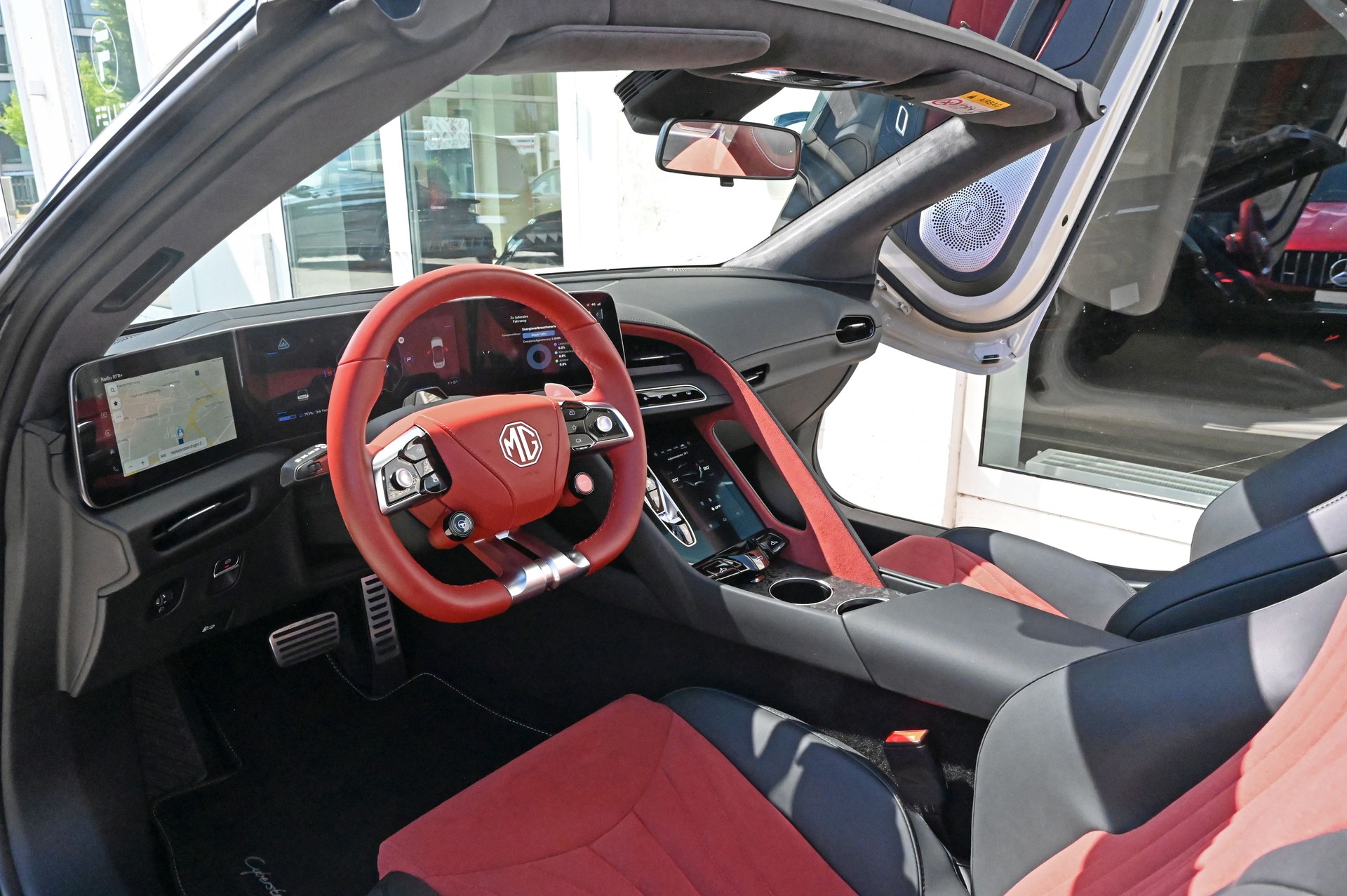 MG Cyberster 77kWh 4WD-image-7