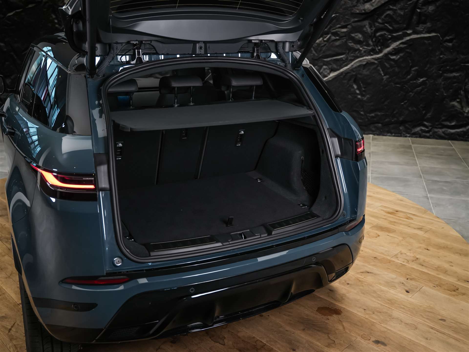 LAND ROVER Range Rover Evoque R-Dynamic D 200 MHEV SE AT9 *Facelift*Werksgarantie*Panorama*-image-42