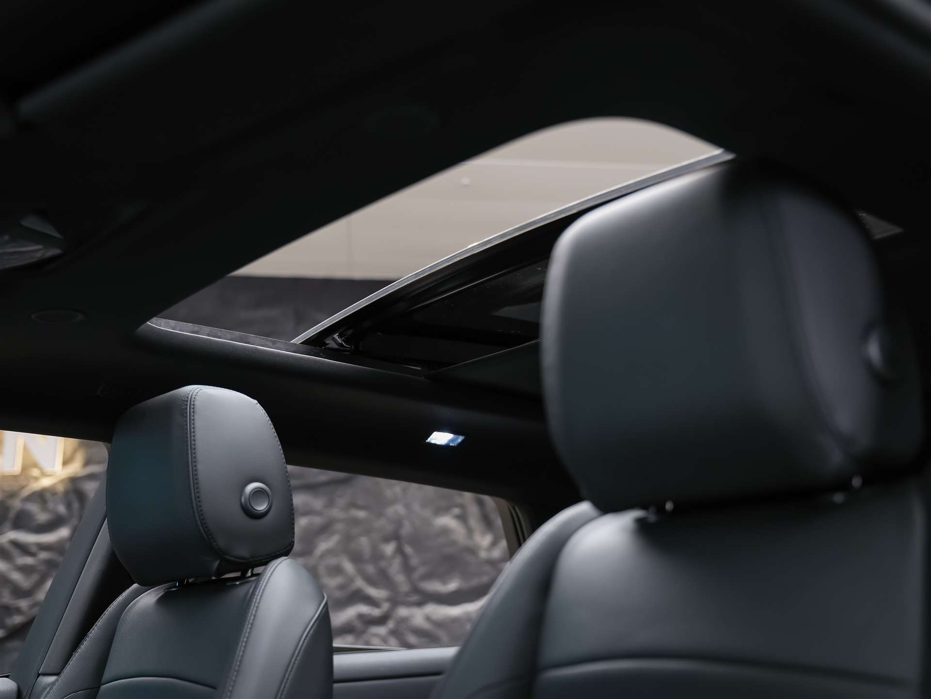 LAND ROVER Range Rover Evoque R-Dynamic D 200 MHEV SE AT9 *Facelift*Werksgarantie*Panorama*-image-9